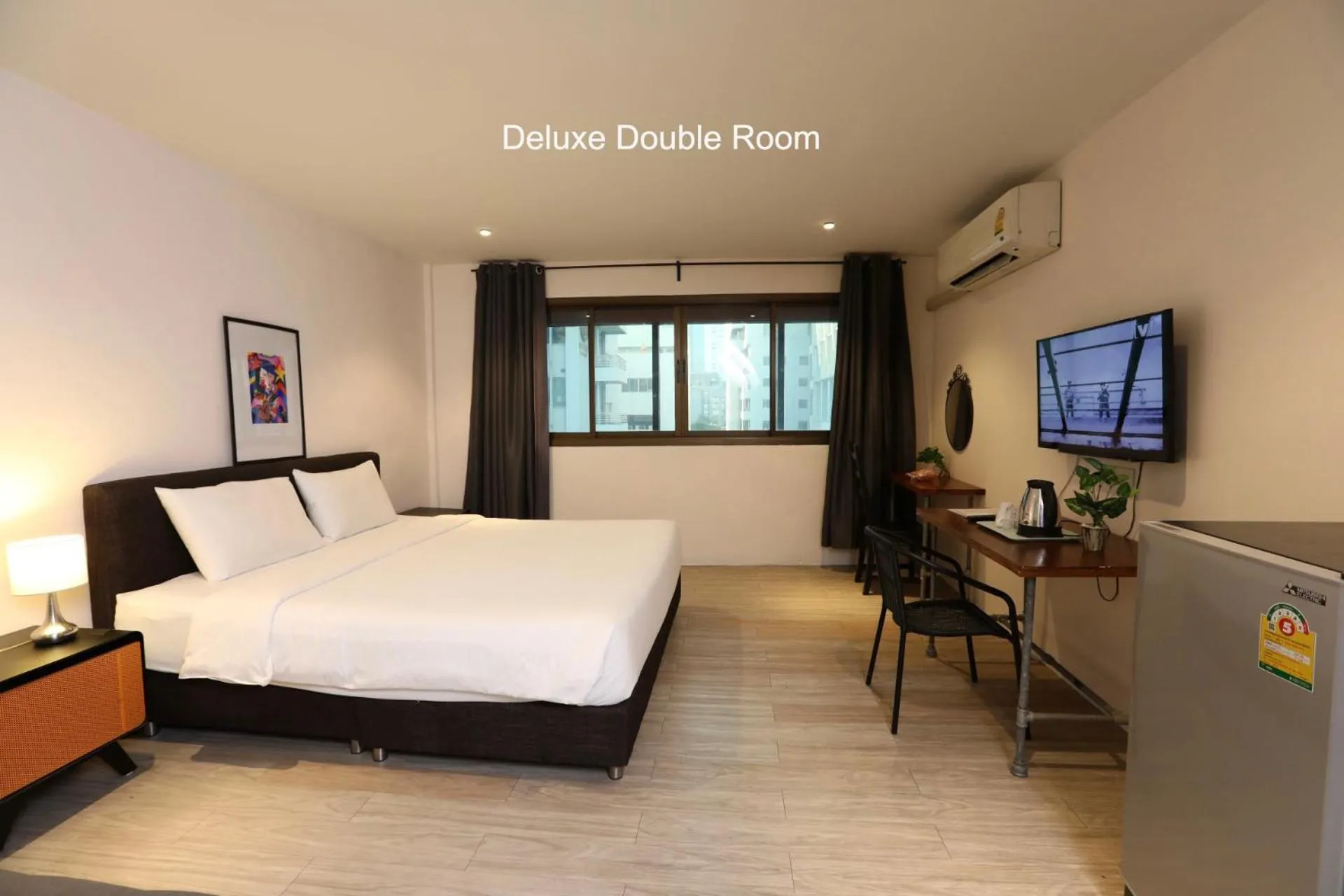 Deluxe Double Room with Shower in Studio F Sukhumvit