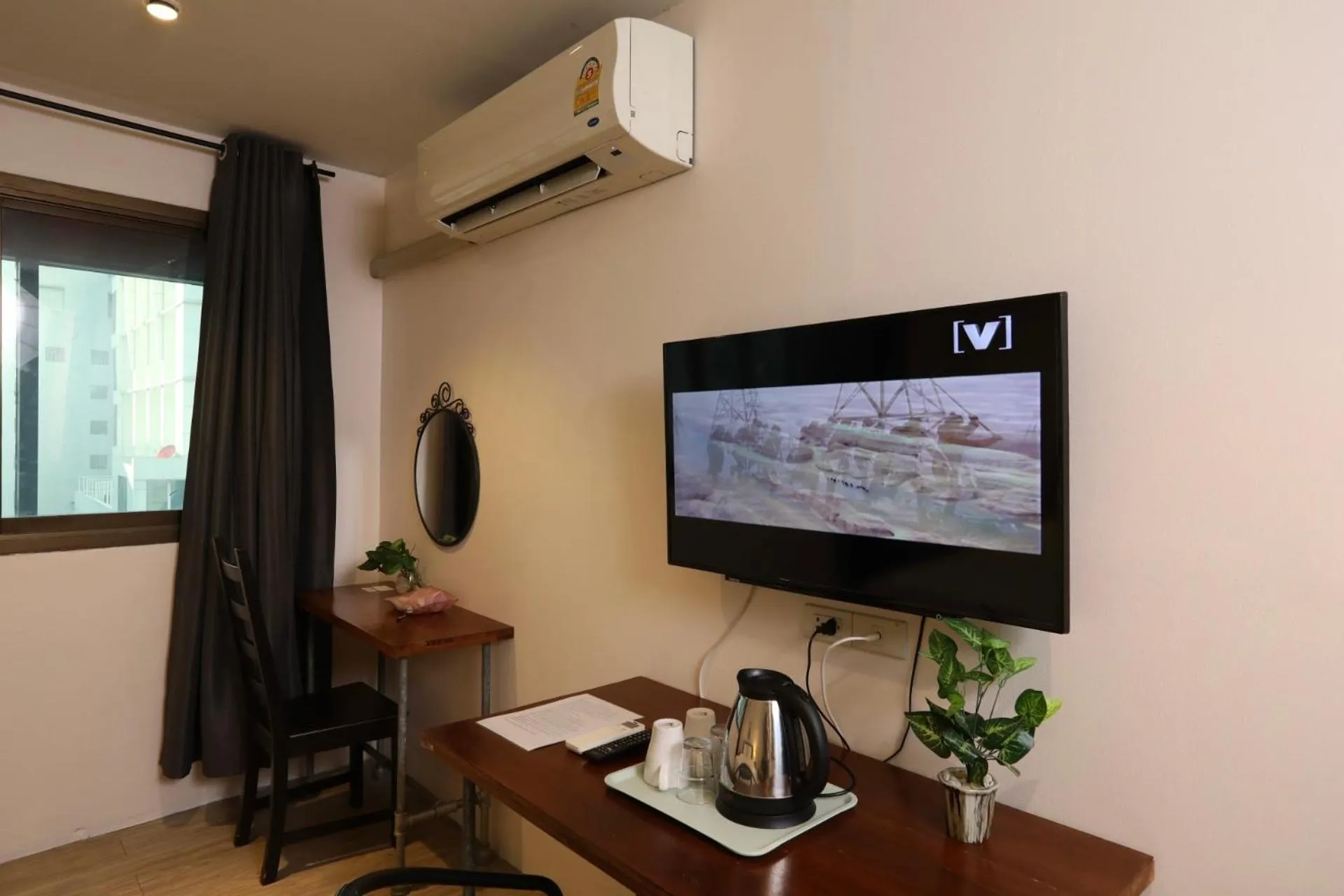 air conditioner in Studio F Sukhumvit