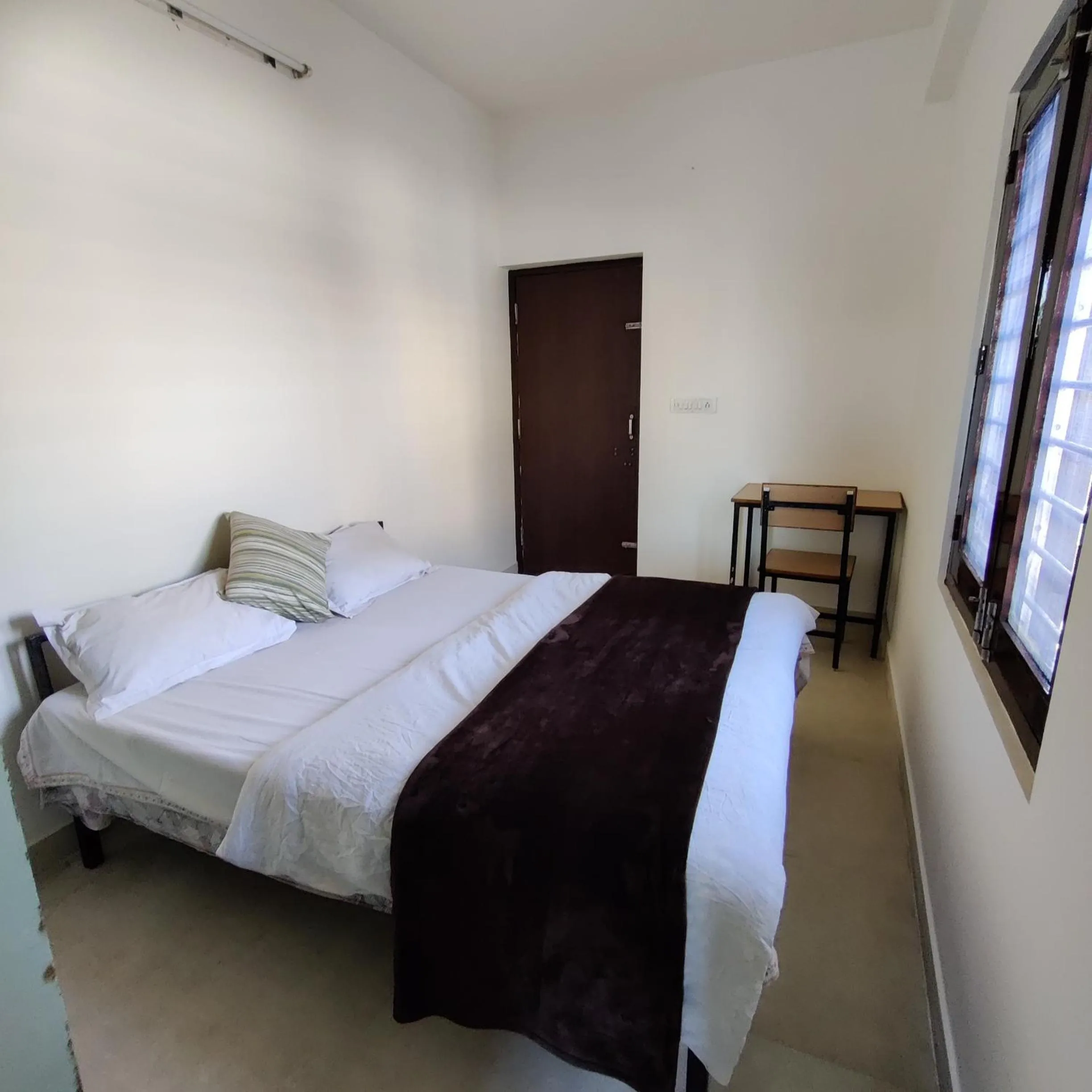 Budget Double Room in House No 87A