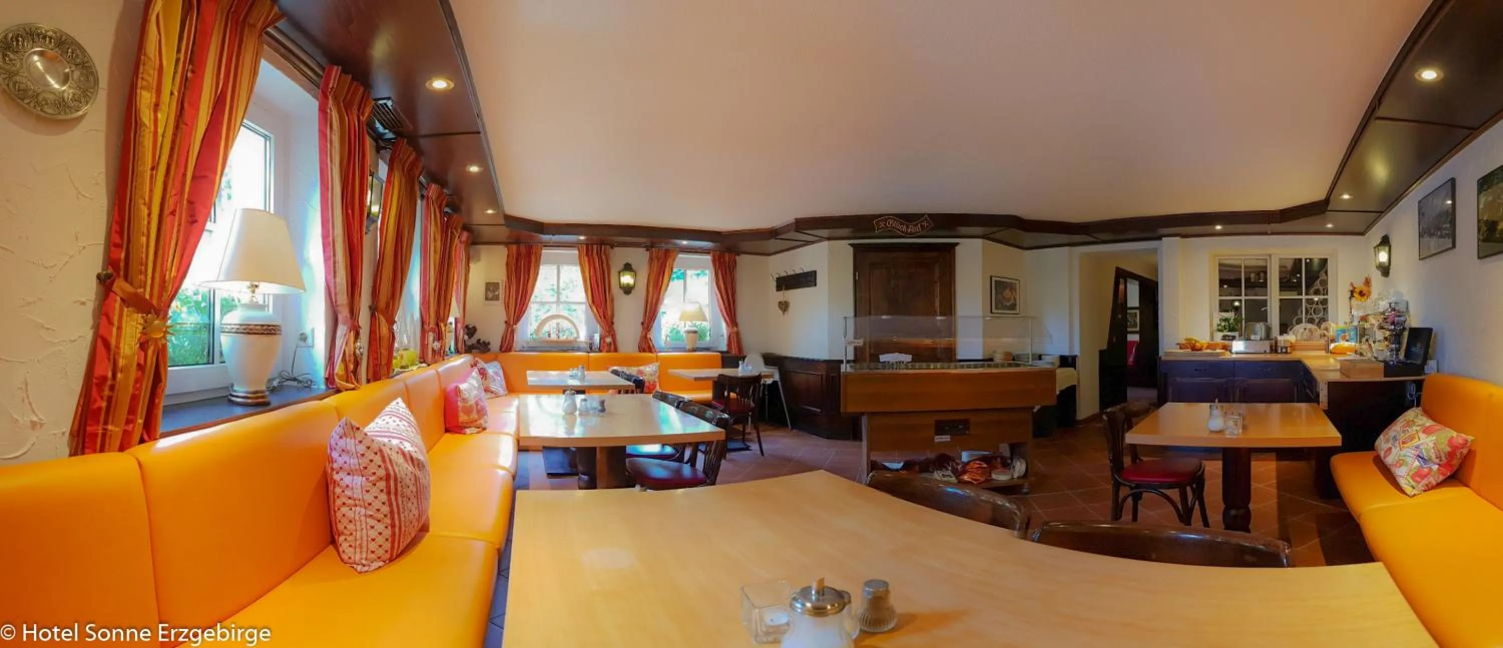 Restaurant/places to eat in Hotel Sonne