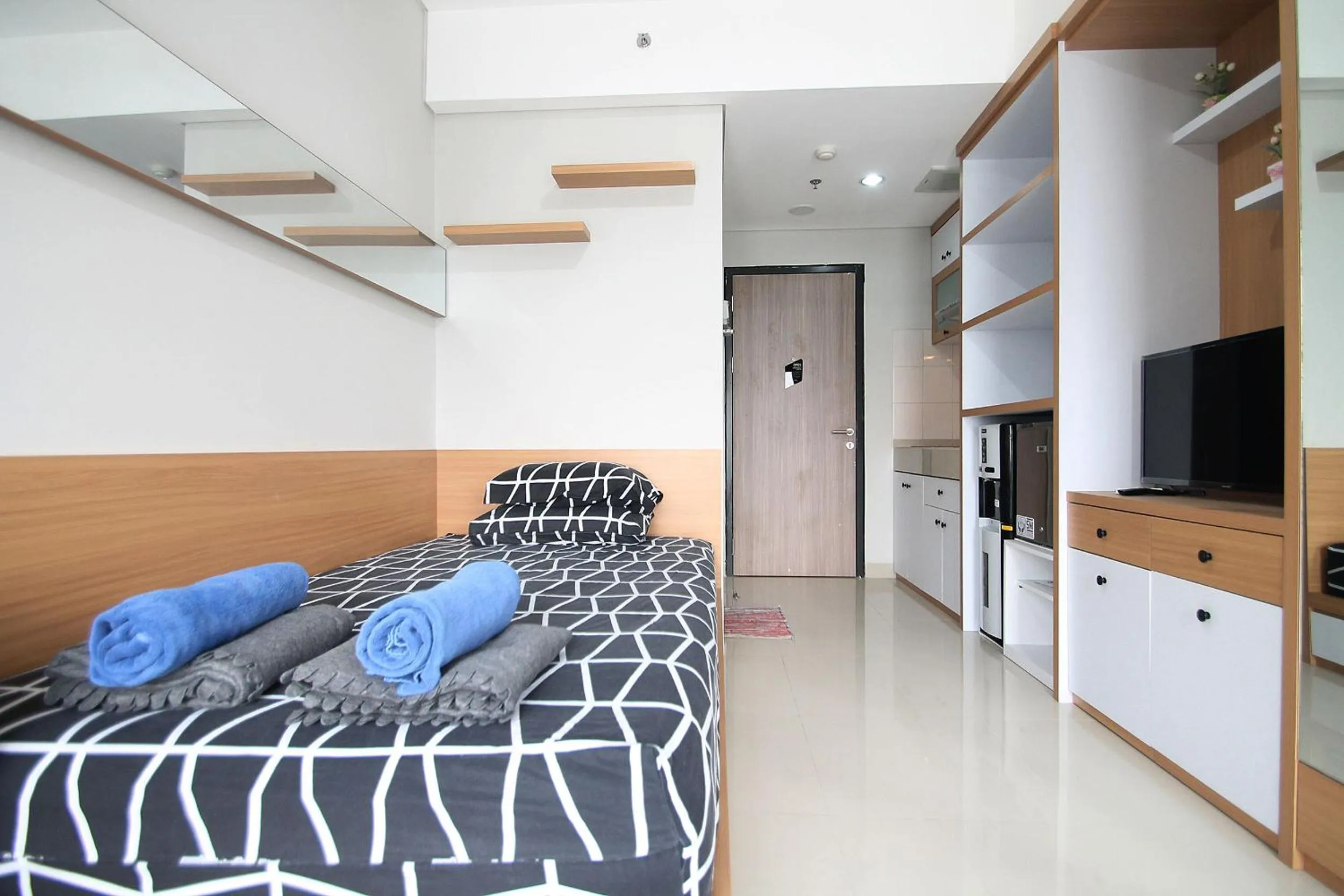 Bed in Apartemen Monroe Jababeka Cikarang Bekasi by Aparian