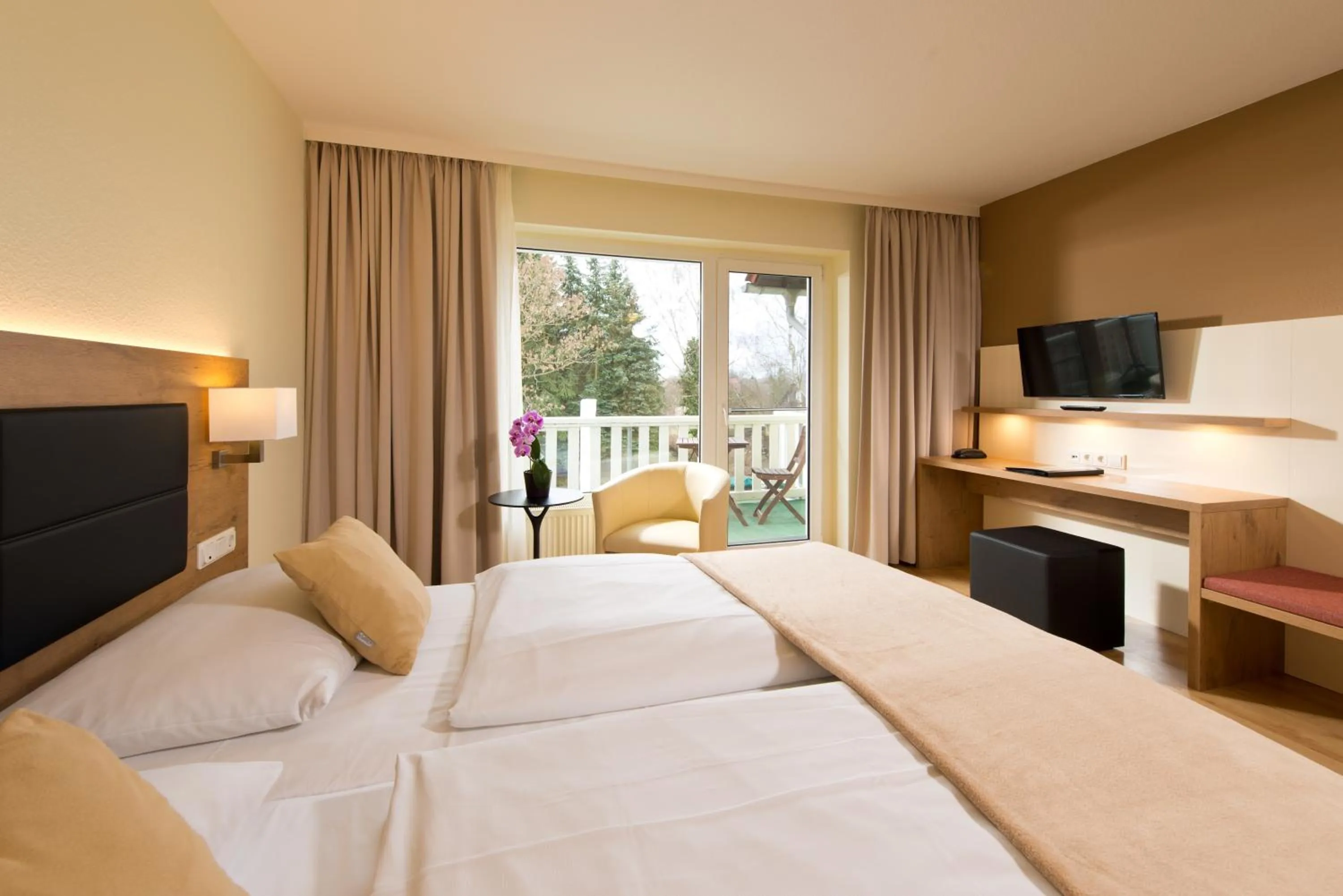 Photo of the whole room, Bed in Spreewaldhotel Stephanshof