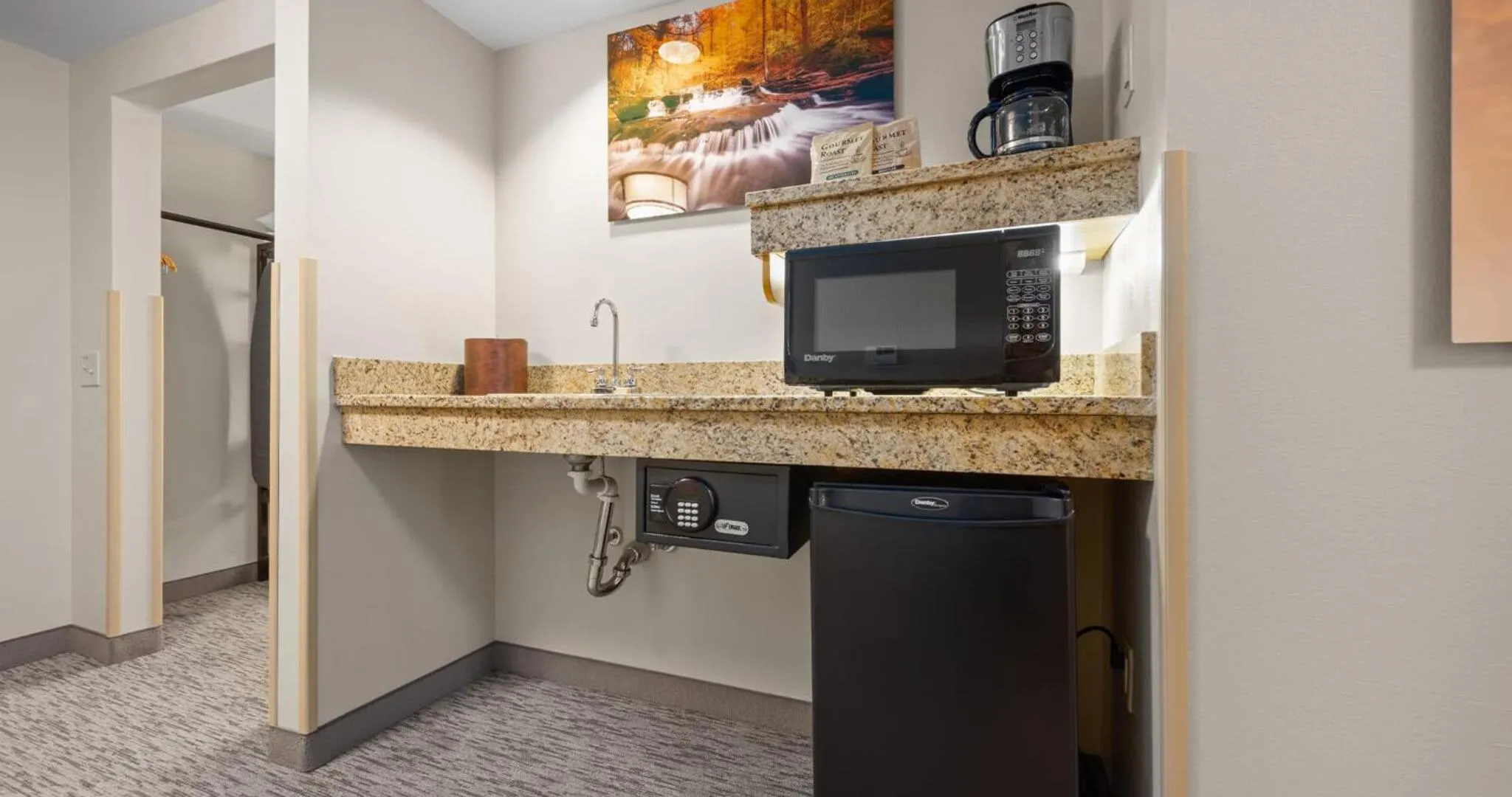 Kitchen or kitchenette in Camelback Resort