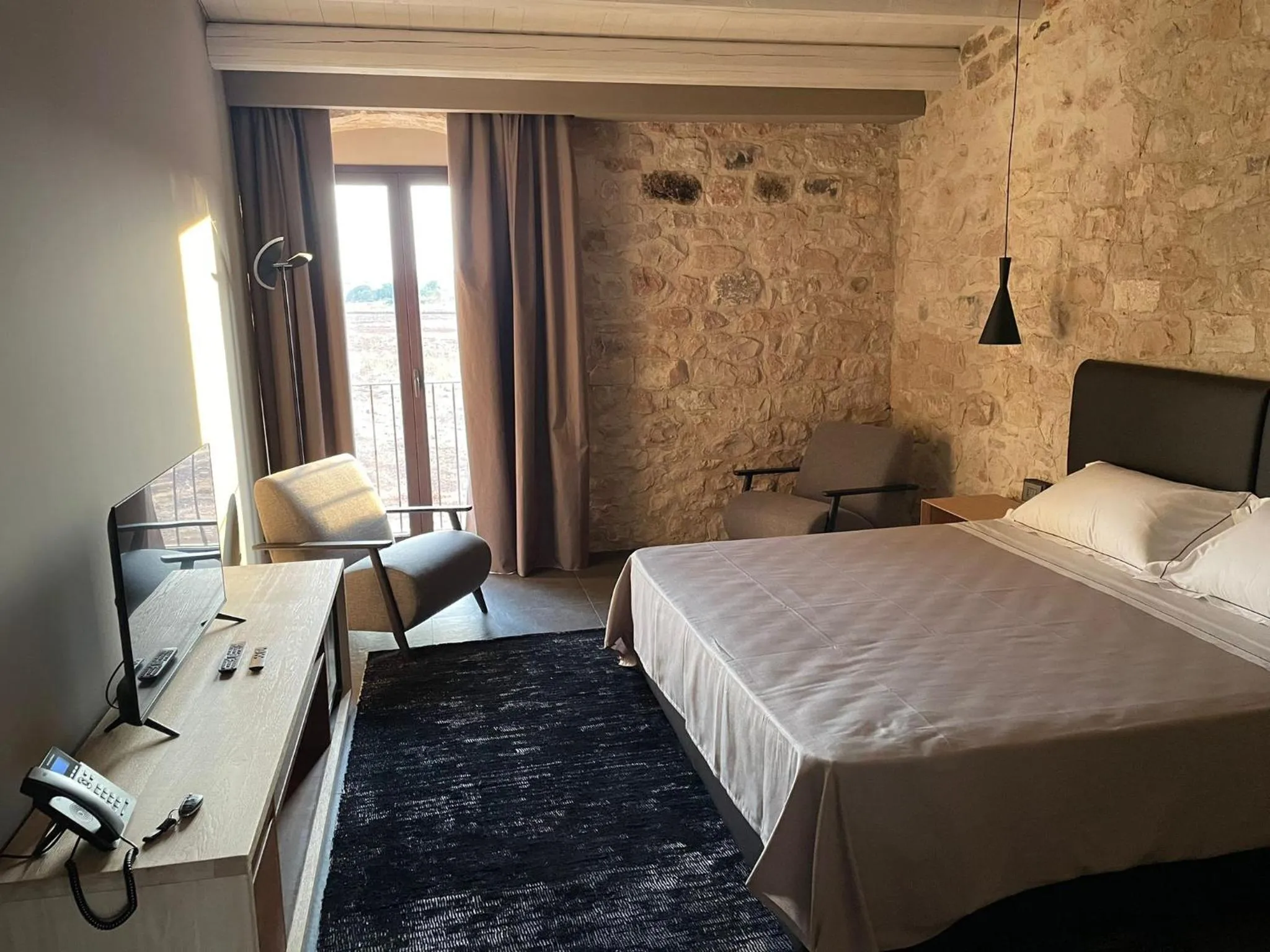 Bedroom, Bed in Pietra d'Acqua Resort & Spa by Geocharme