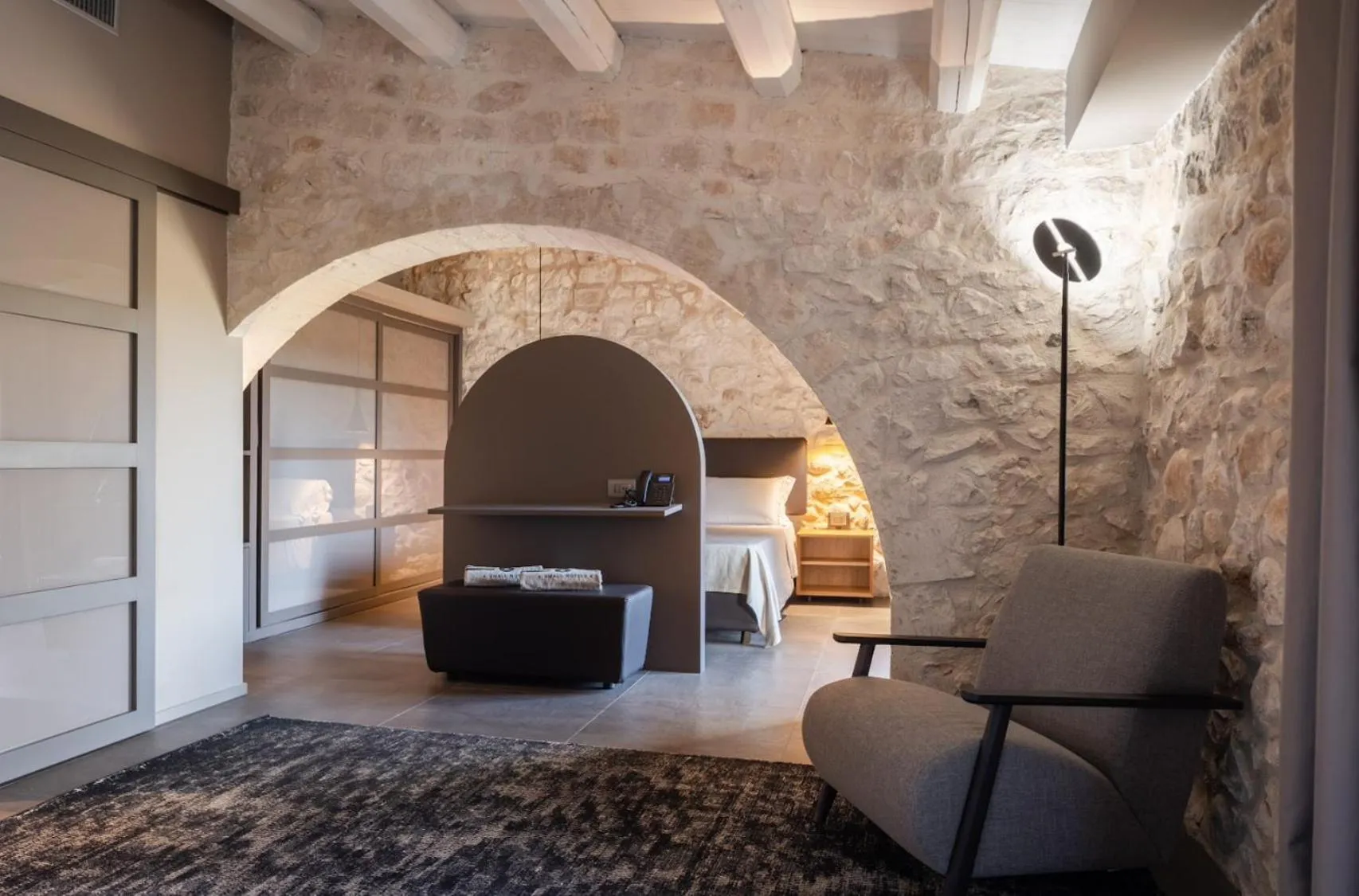 Photo of the whole room in Pietra d'Acqua Resort & Spa by Geocharme