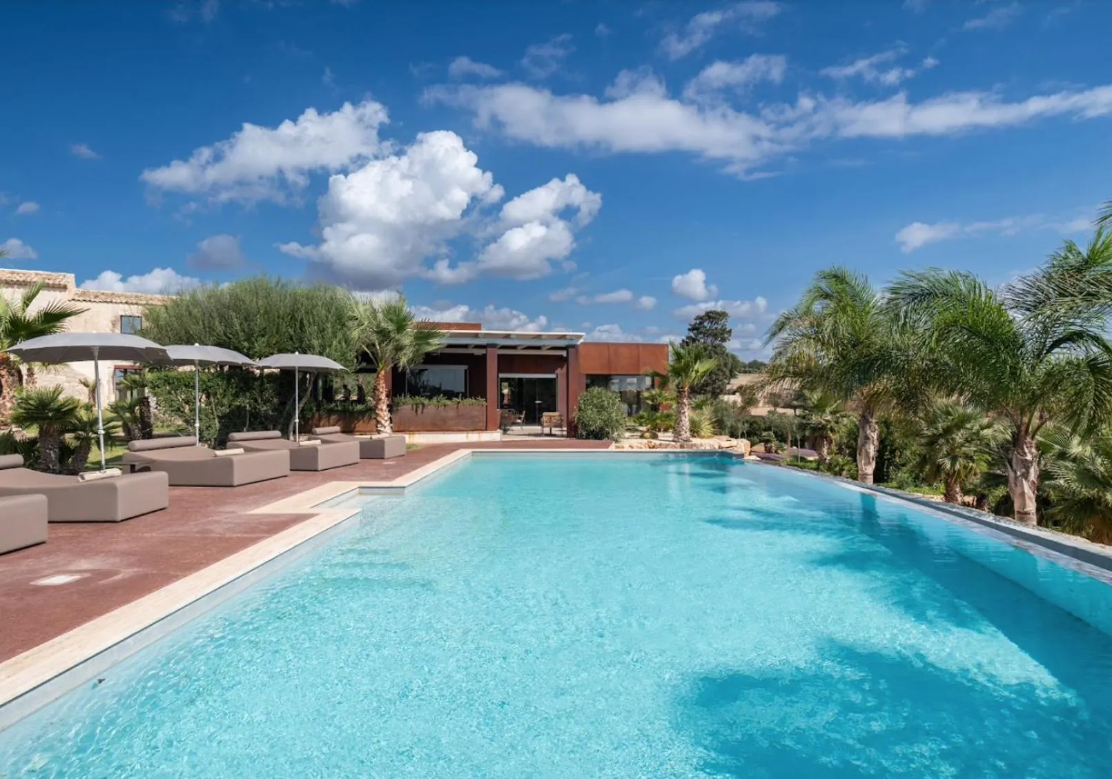 Swimming pool in Pietra d'Acqua Resort & Spa by Geocharme