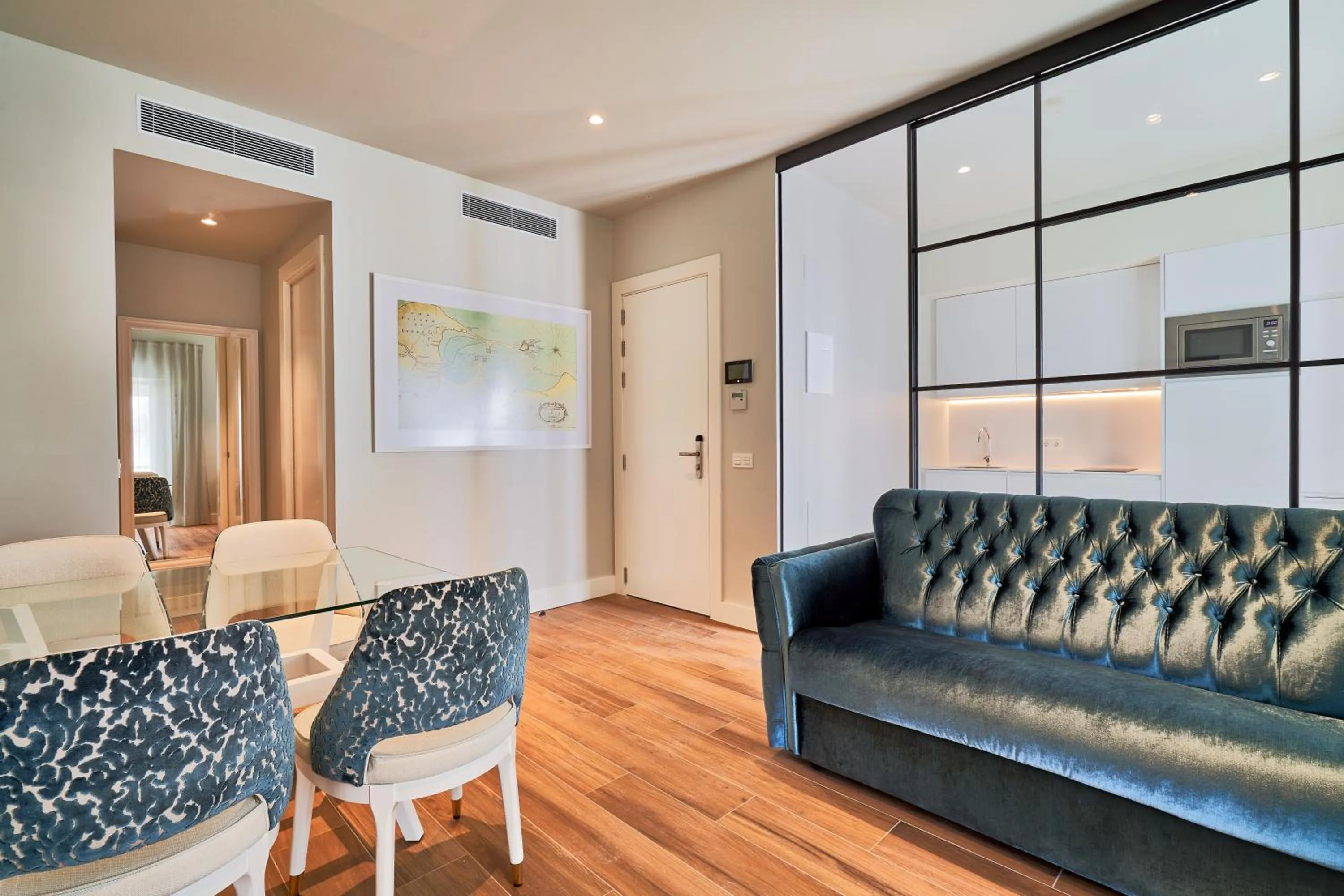 Photo of the whole room in Tandem Palacio Veedor de Galeras Suites