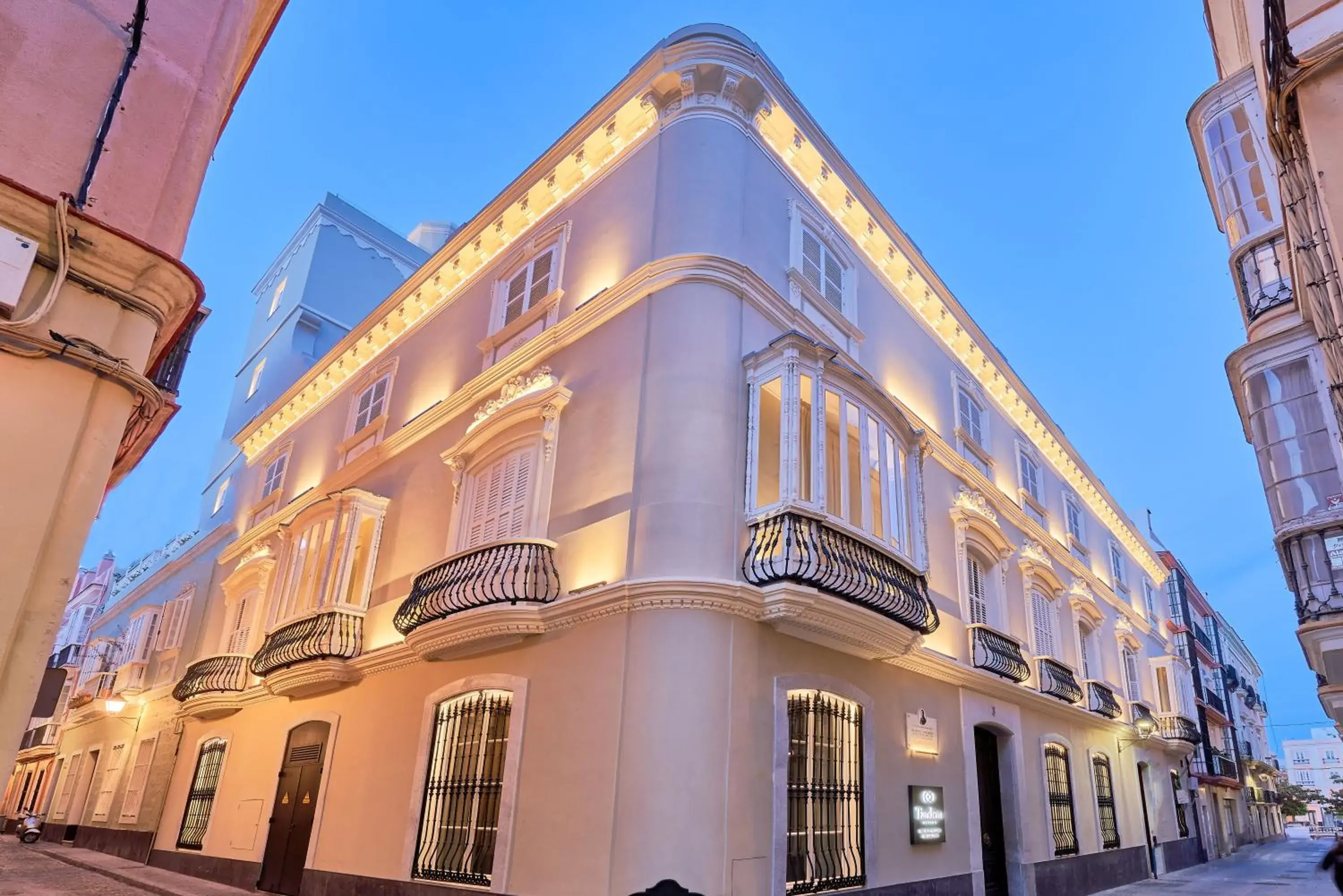 Property building in Tandem Palacio Veedor de Galeras Suites Property building in Tandem Palacio Veedor de Galeras Suites