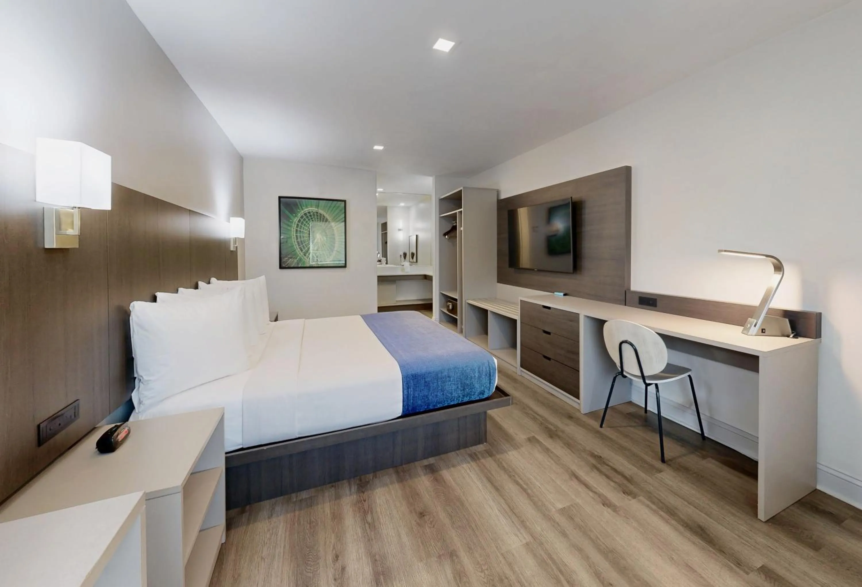 Bed in Avanti International Resort