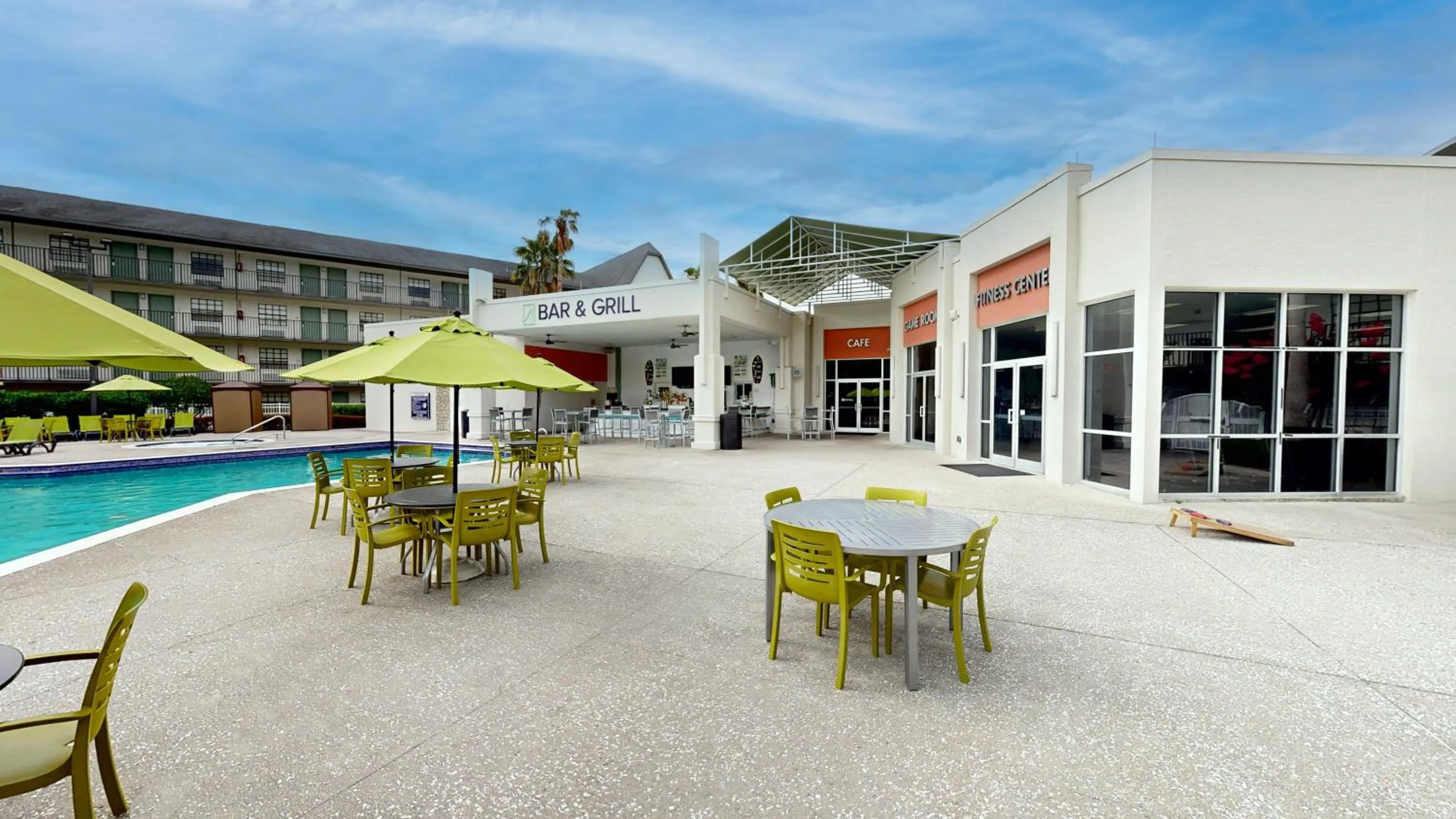 Restaurant/places to eat in Avanti International Resort