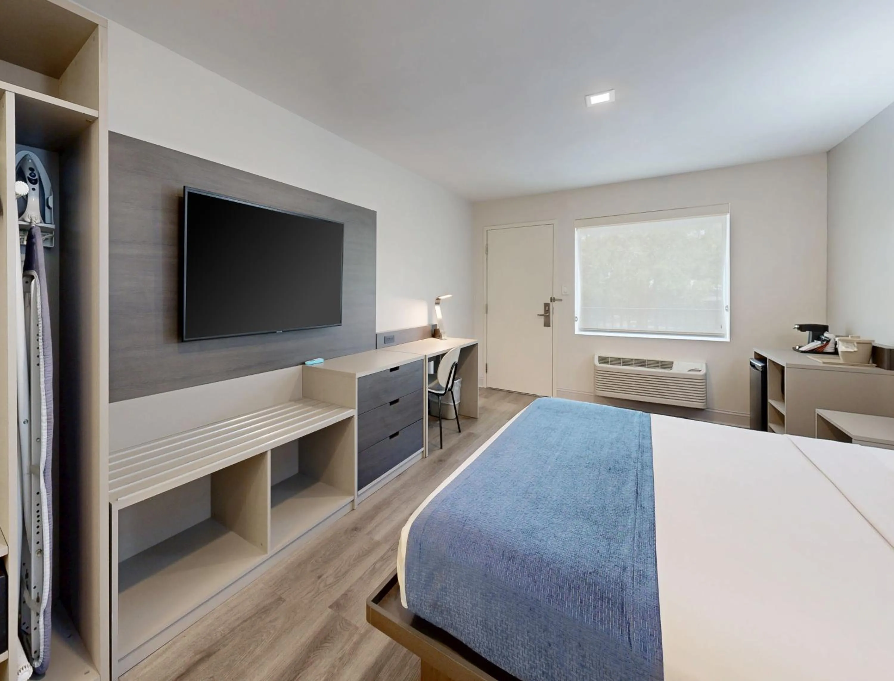 Bed in Avanti International Resort