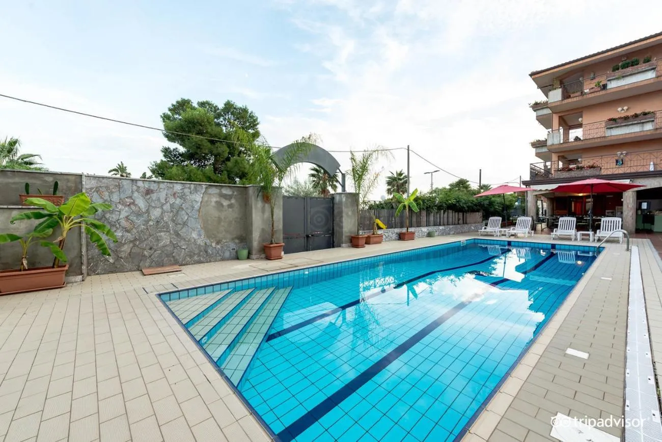 Swimming pool in Taormina Hotel Calipso