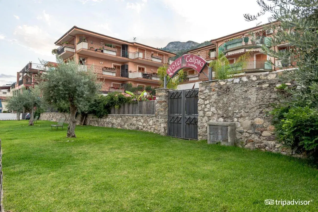 Property building in Taormina Hotel Calipso Property building in Taormina Hotel Calipso