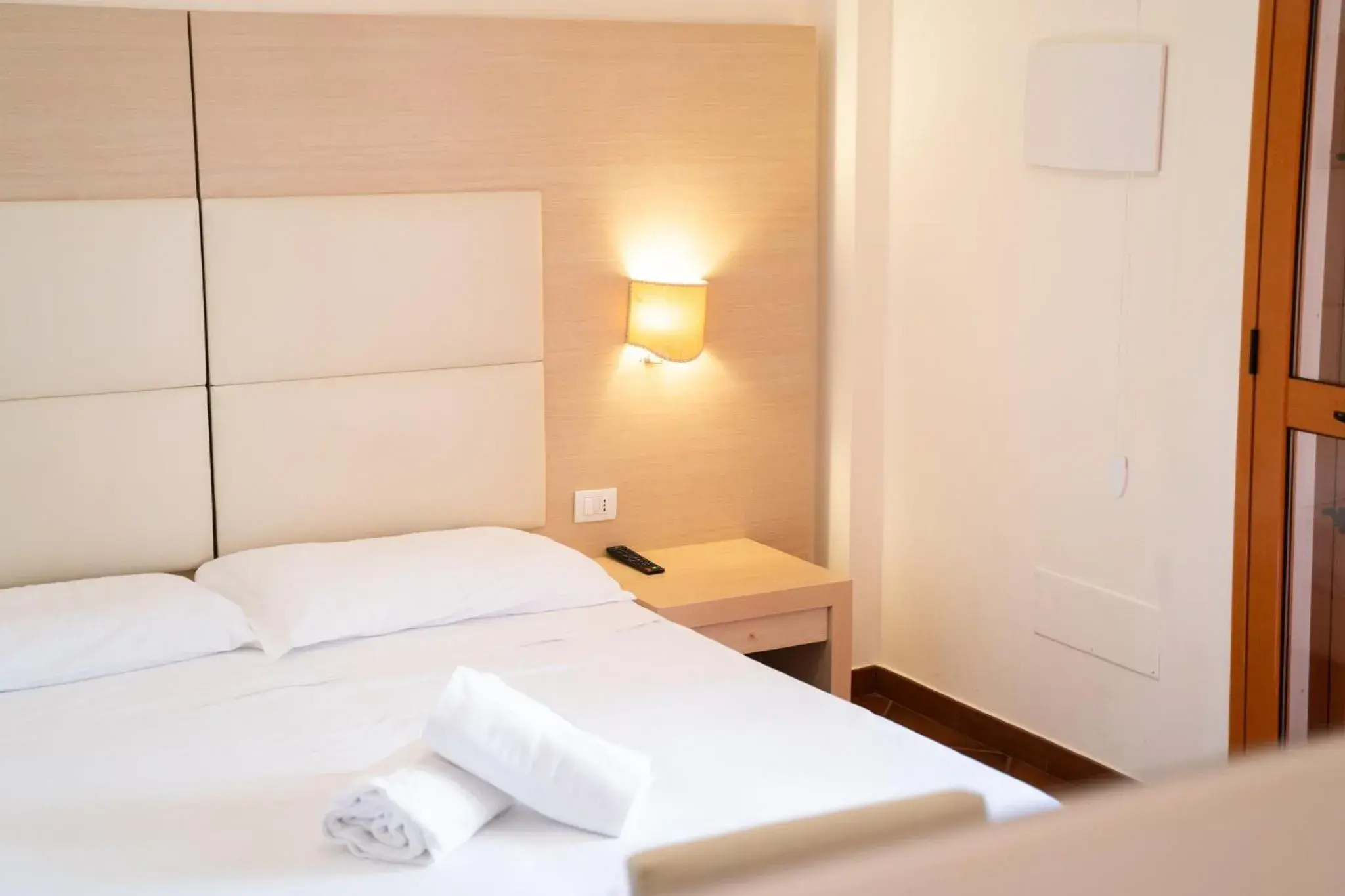 Bed in Taormina Hotel Calipso Bed in Taormina Hotel Calipso