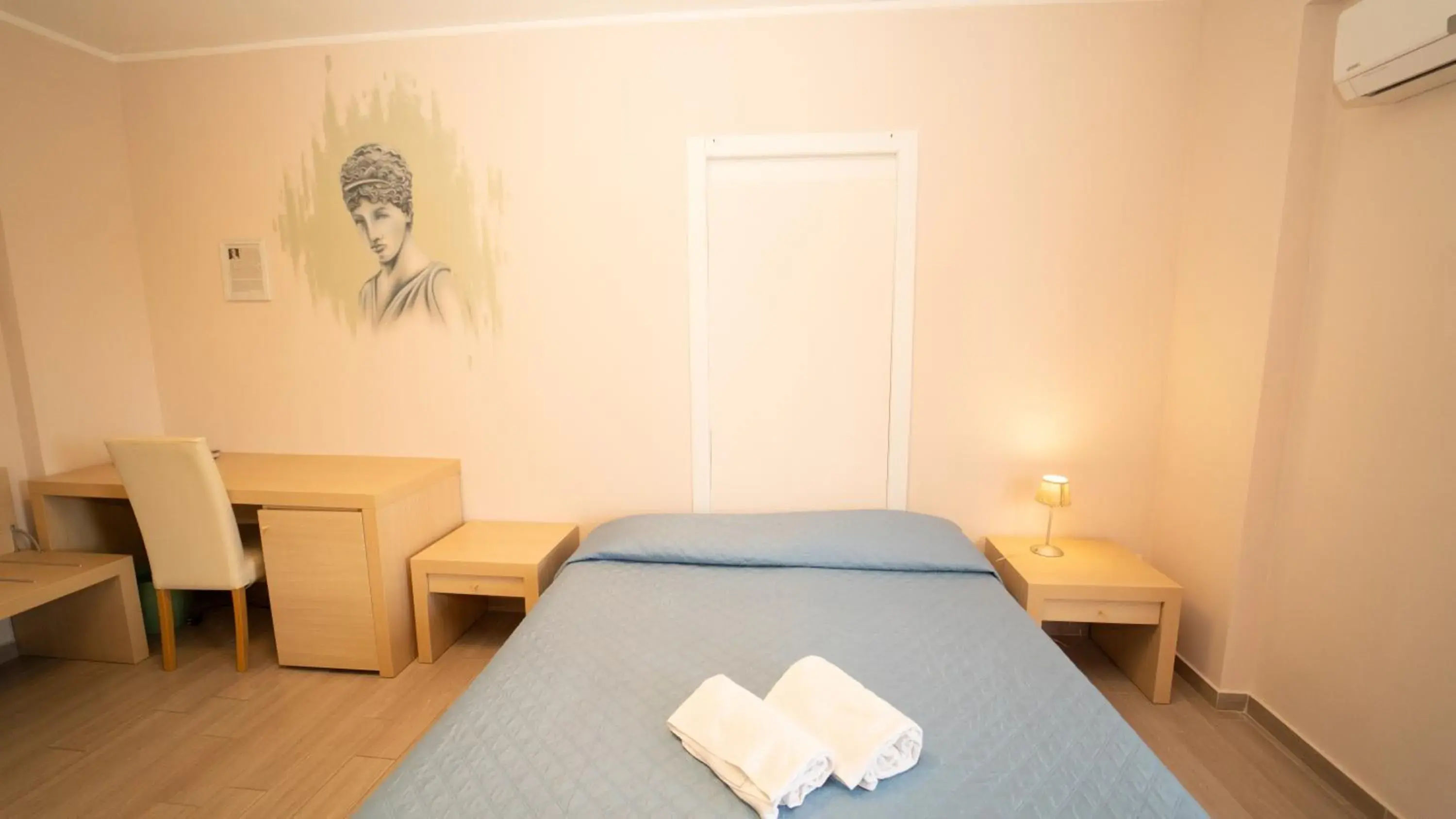 Bed in Taormina Hotel Calipso Bed in Taormina Hotel Calipso