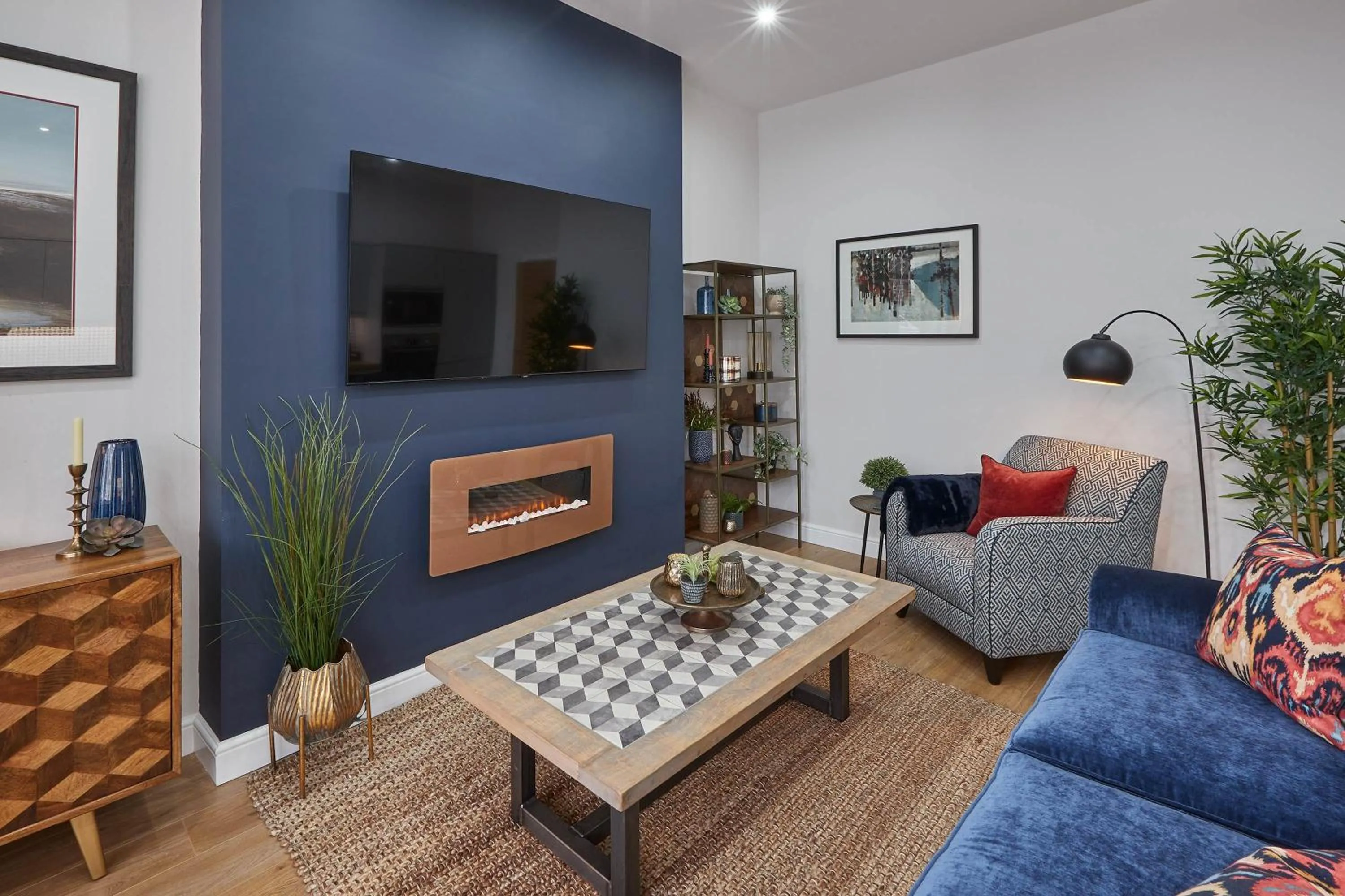 TV and multimedia in Host & Stay - Green View