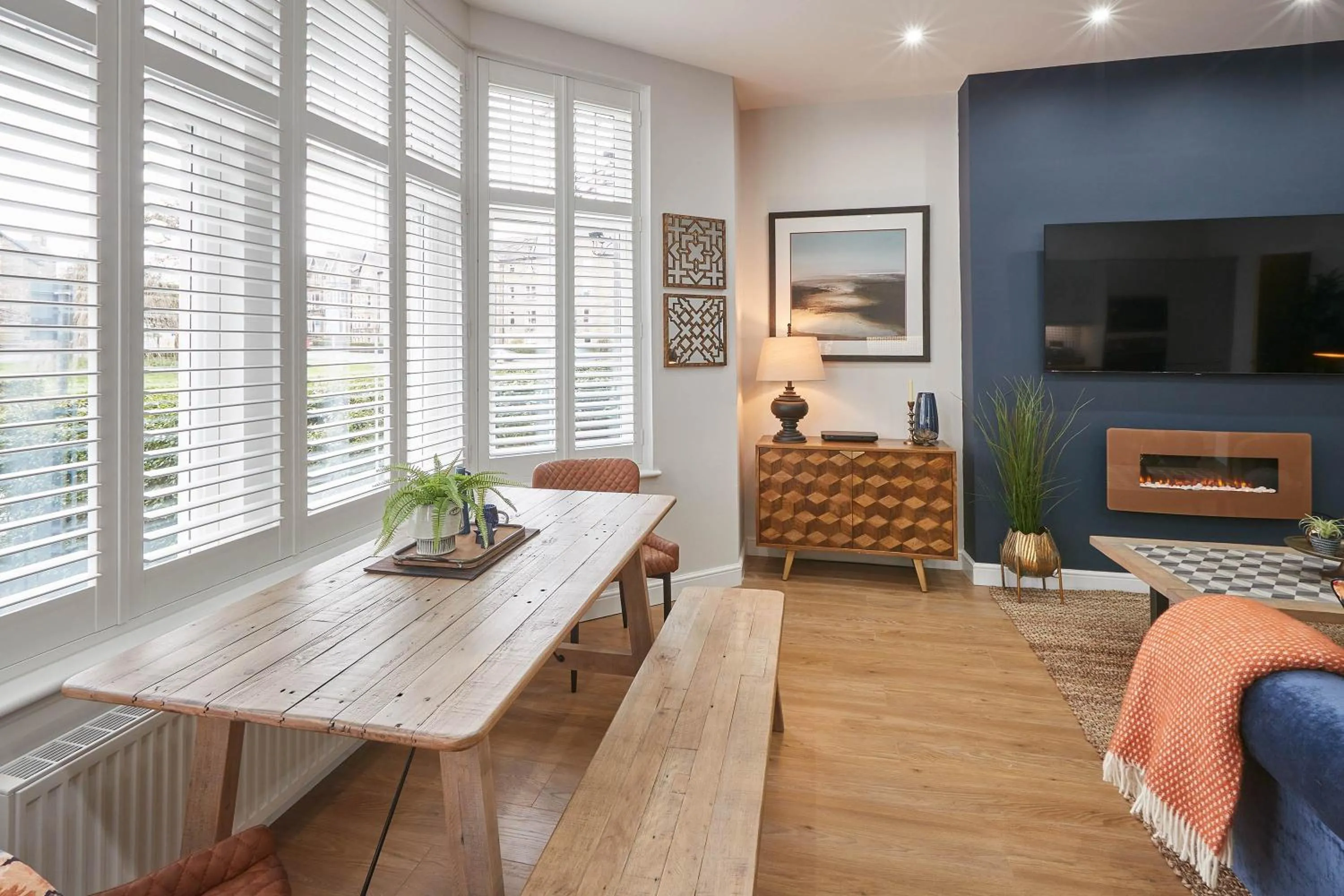 TV and multimedia in Host & Stay - Green View