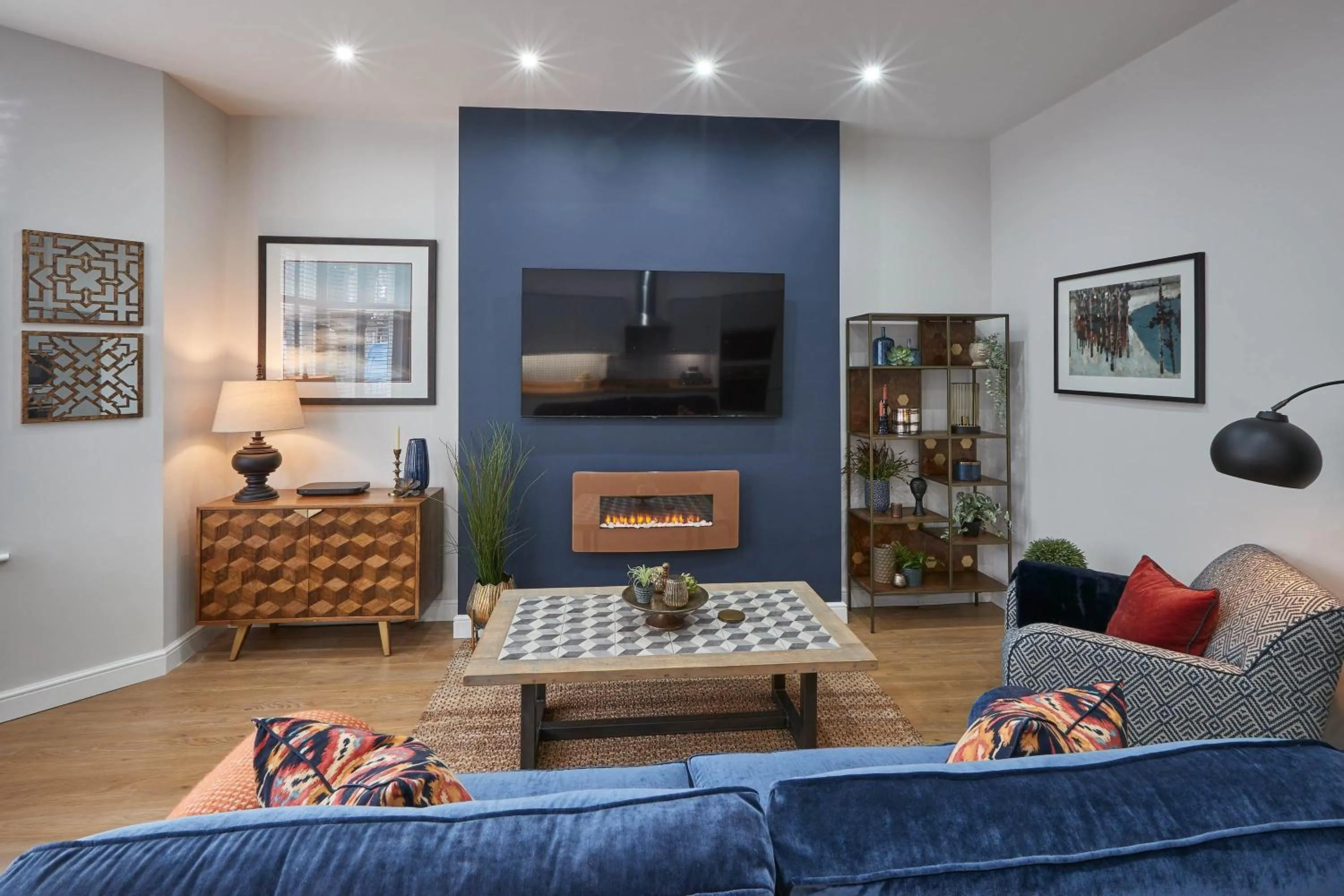 TV and multimedia in Host & Stay - Green View