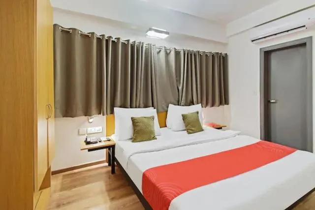 Bed in Kanak Beacon Hotel - Ashram Road Ahmedabad