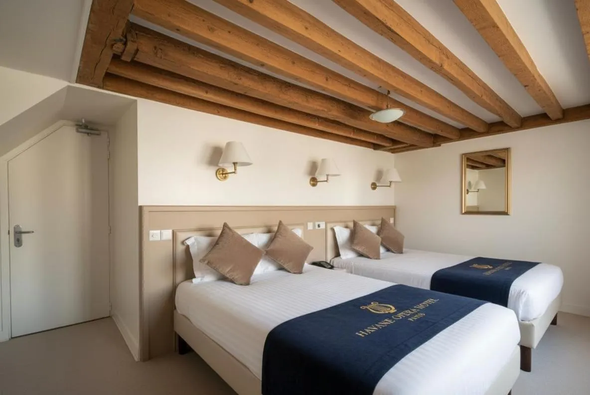 Bed in Hotel Havane Opera