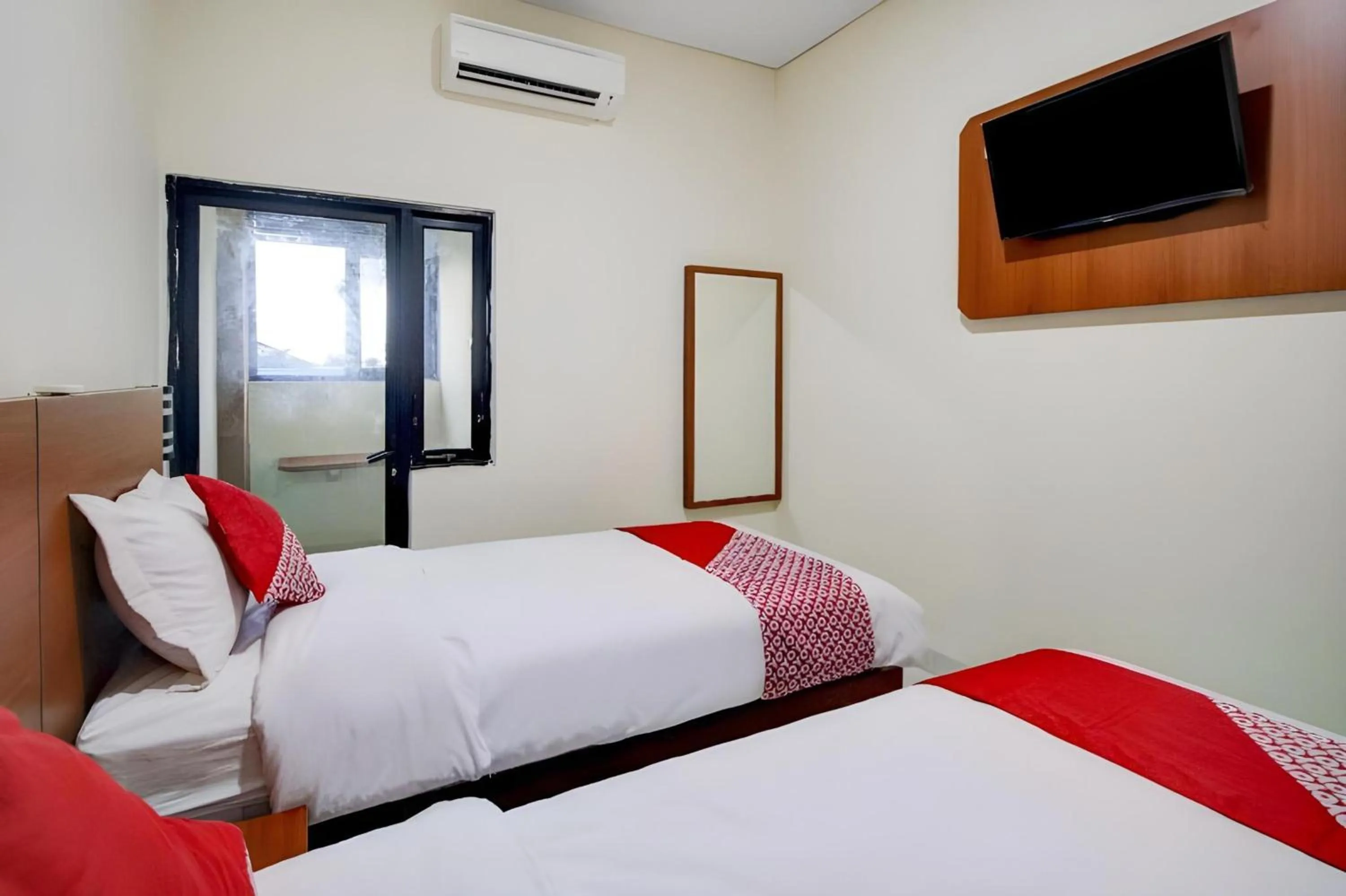 TV and multimedia, Bed in Hotel O Sean'S Residence Mansyur Near Universitas Sumatra Utara USU