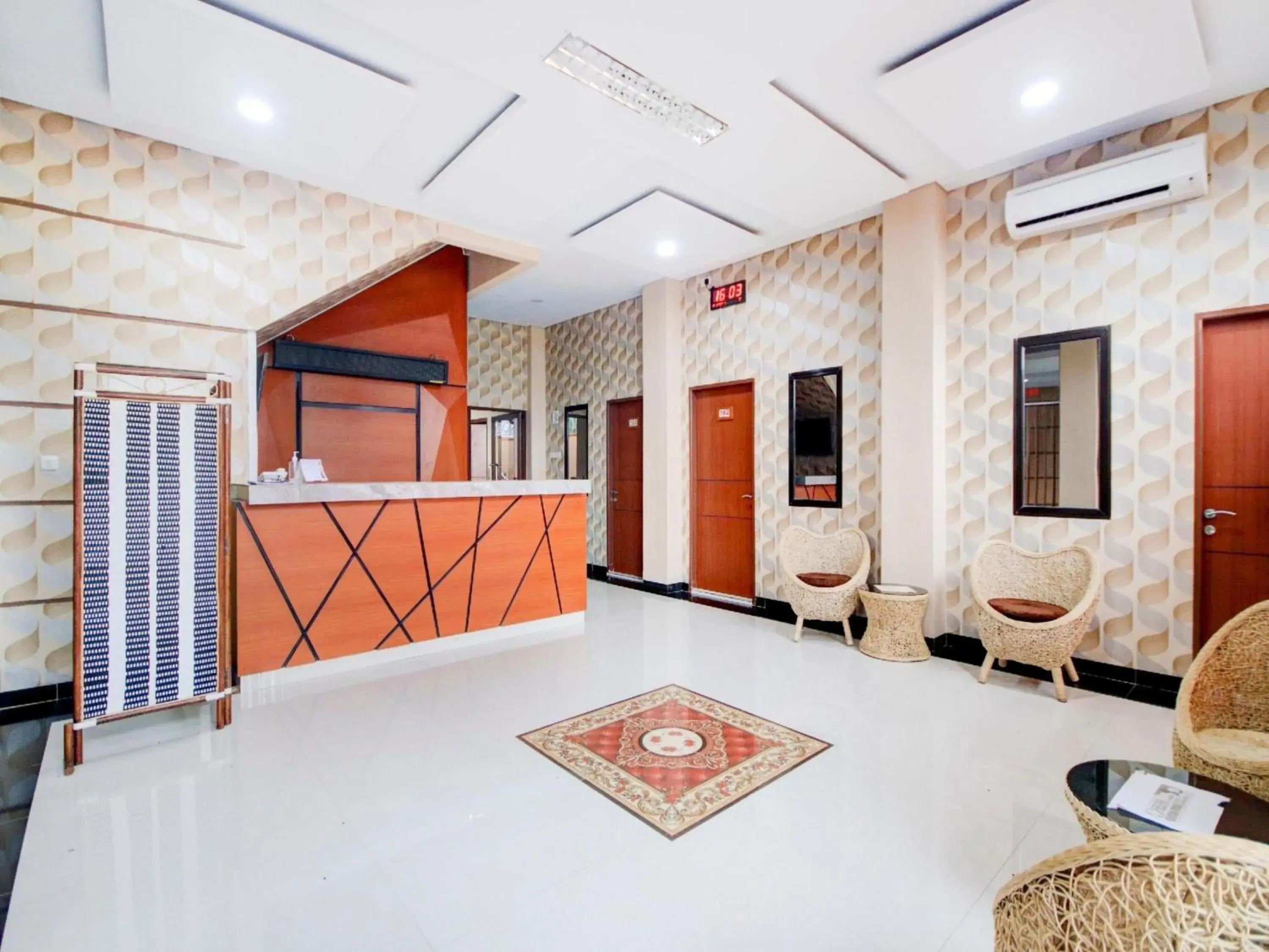 Lobby or reception in Hotel O Sean'S Residence Mansyur Near Universitas Sumatra Utara USU Lobby or reception in Hotel O Sean'S Residence Mansyur Near Universitas Sumatra Utara USU