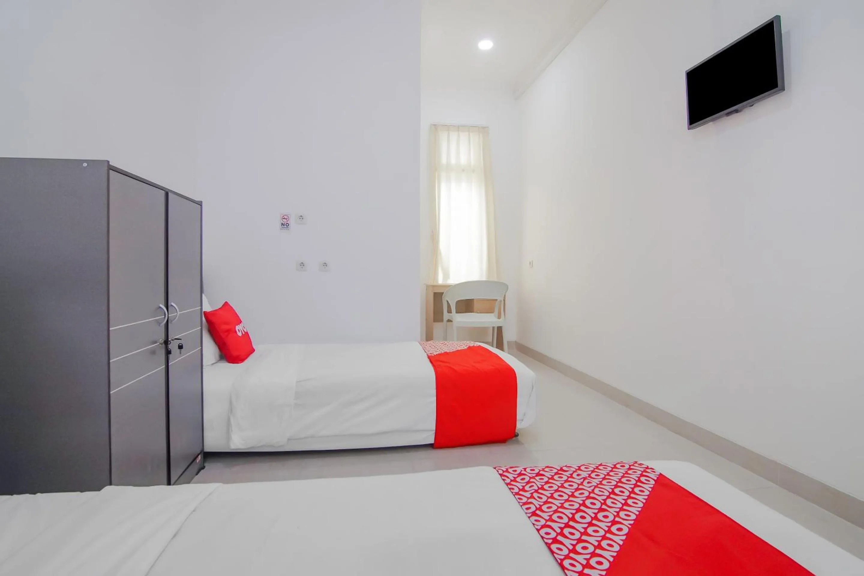 Bedroom, Bed in Capital O 90342 Kemang Garden