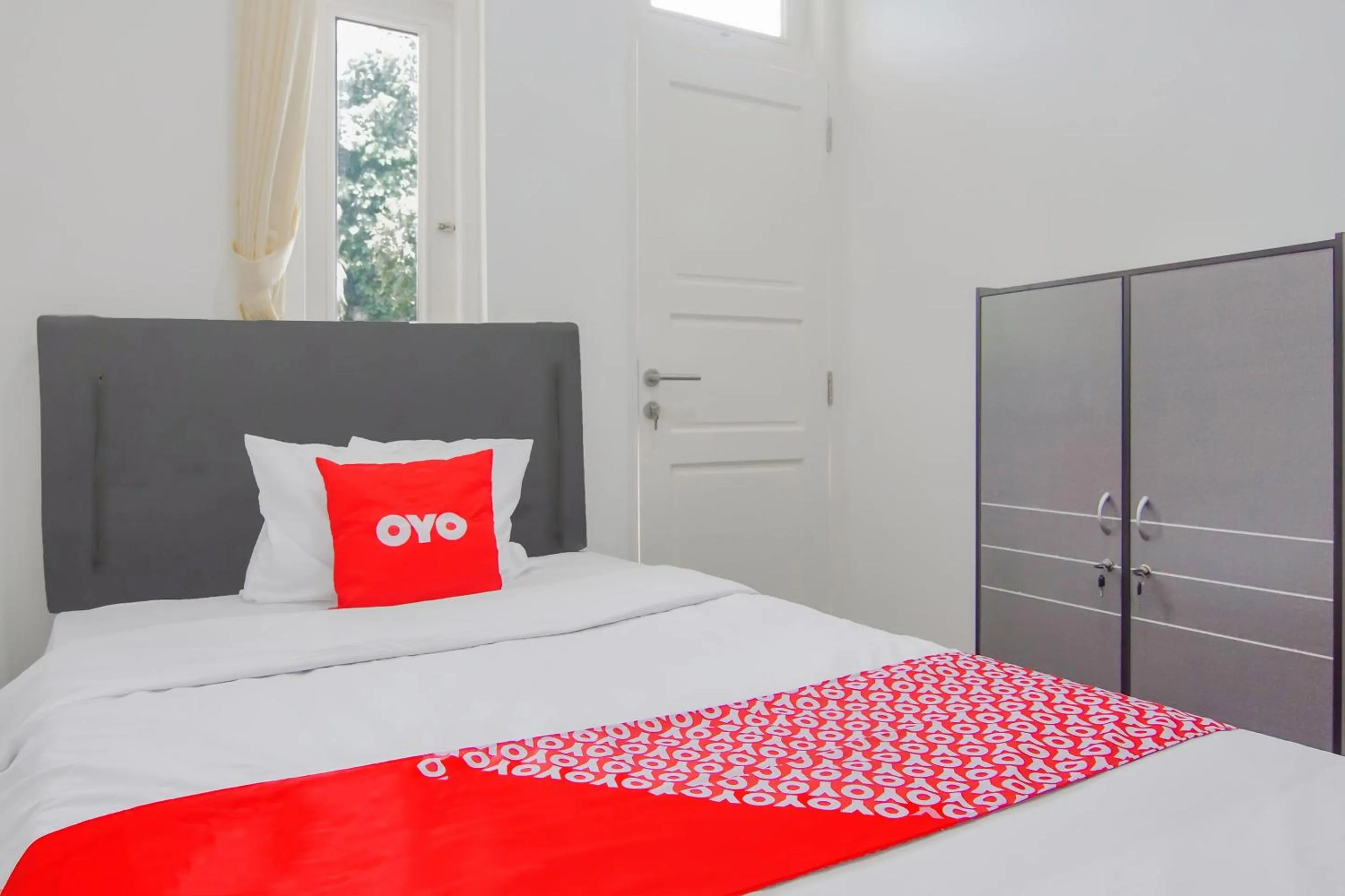 Bedroom, Bed in Capital O 90342 Kemang Garden