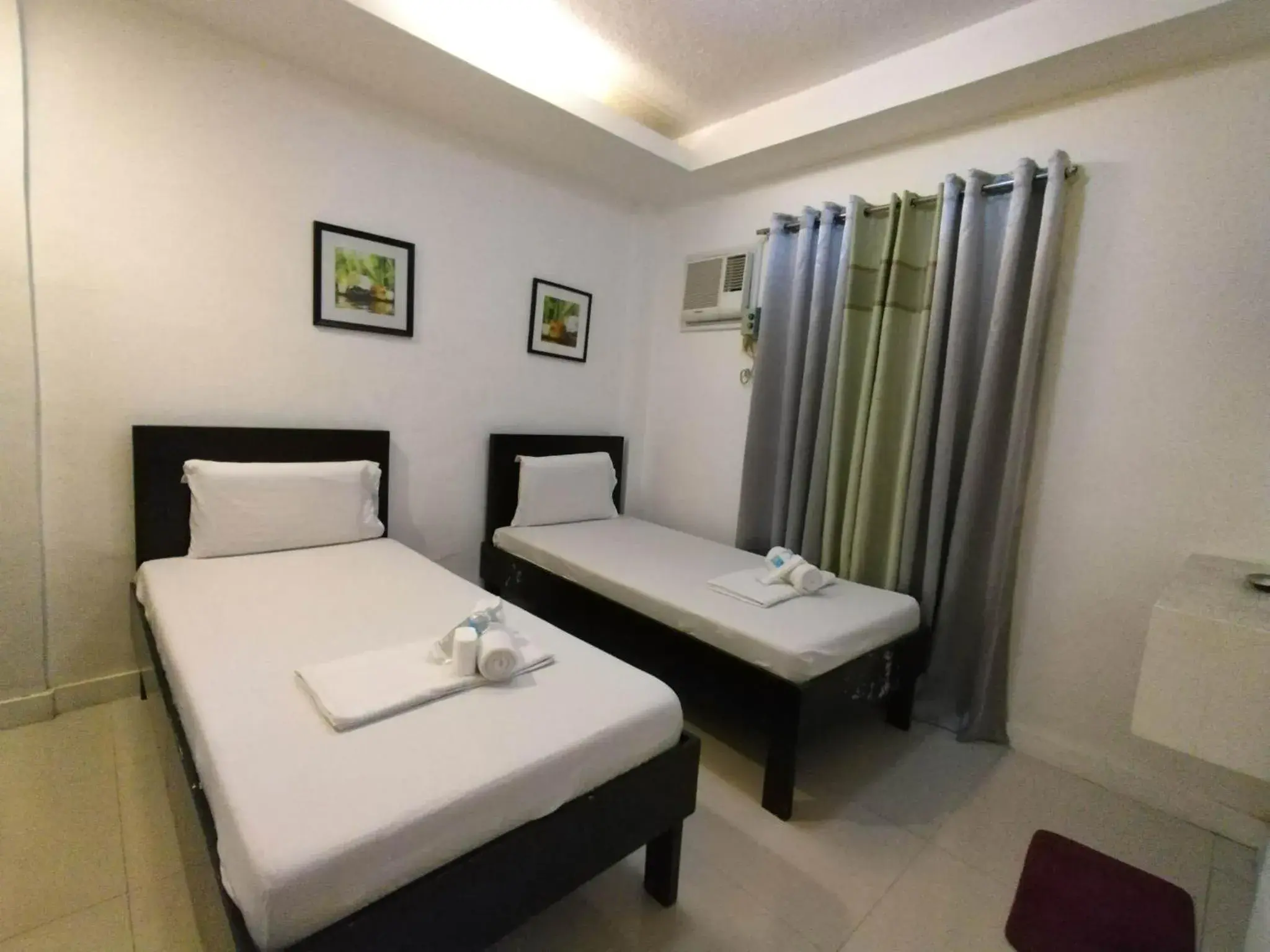 Standard Twin Room in Livewire Planet Suites Standard Twin Room in Livewire Planet Suites