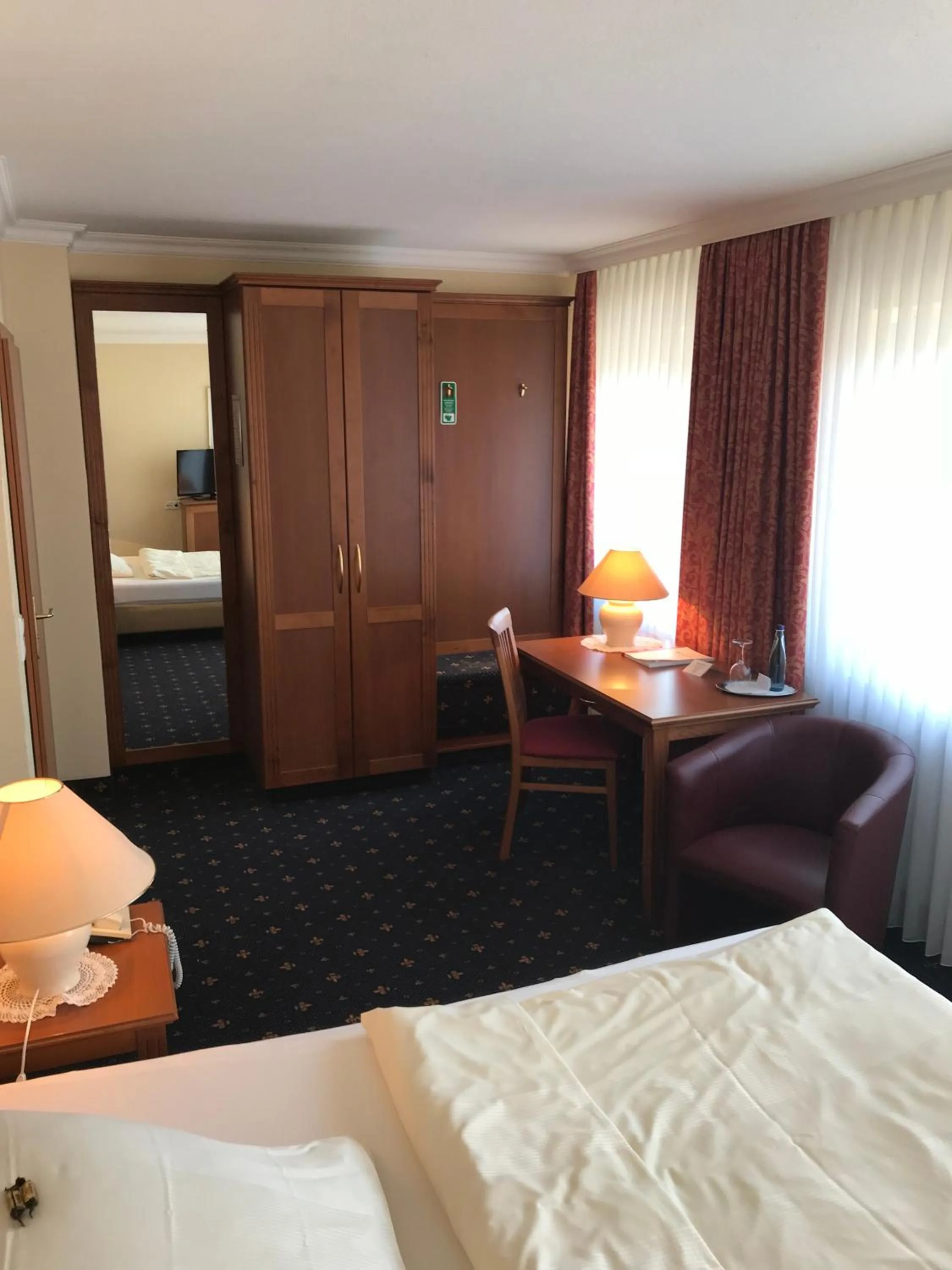 Photo of the whole room, Bed in Holskenbänd