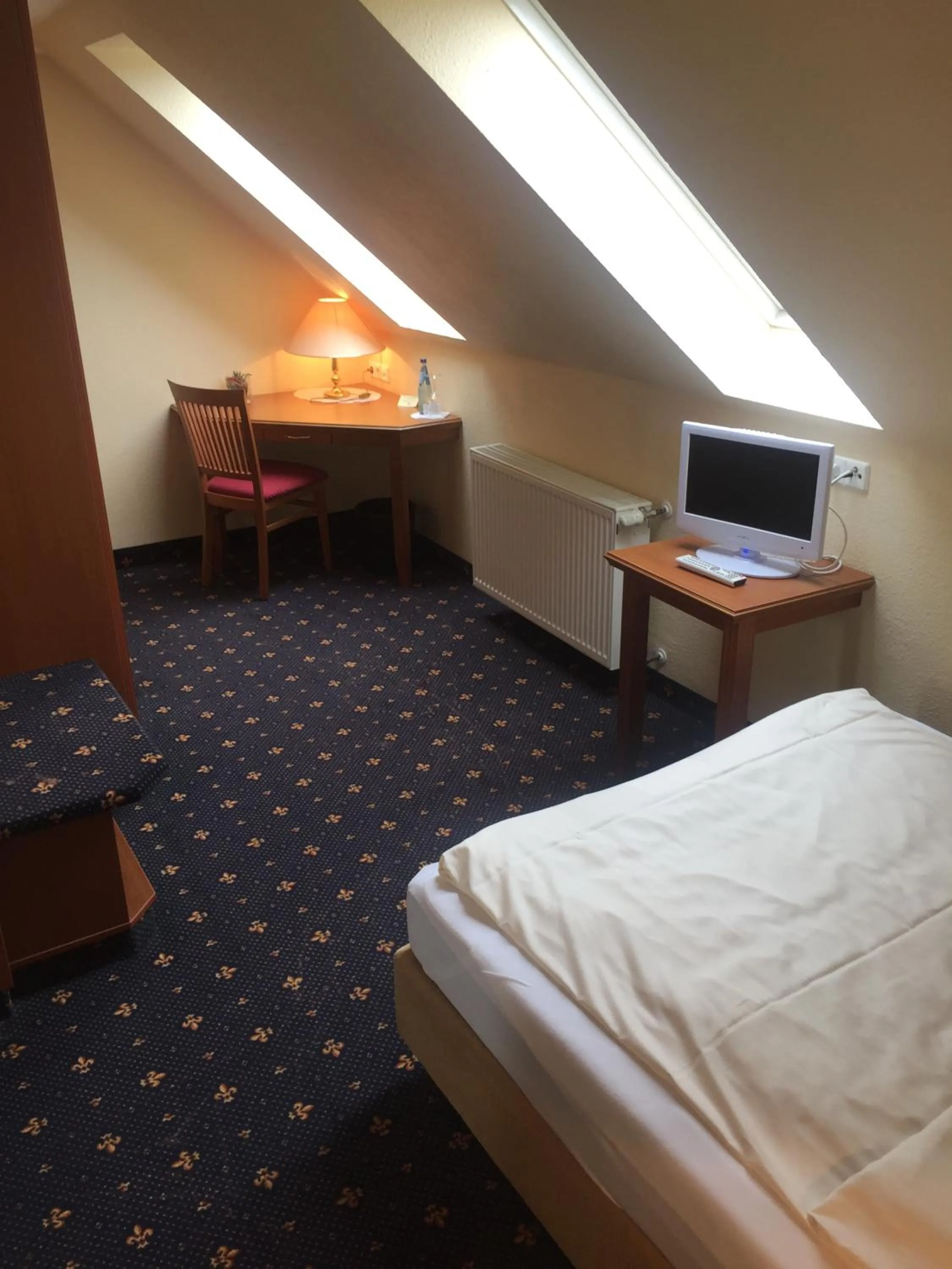 Photo of the whole room, Bed in Holskenbänd