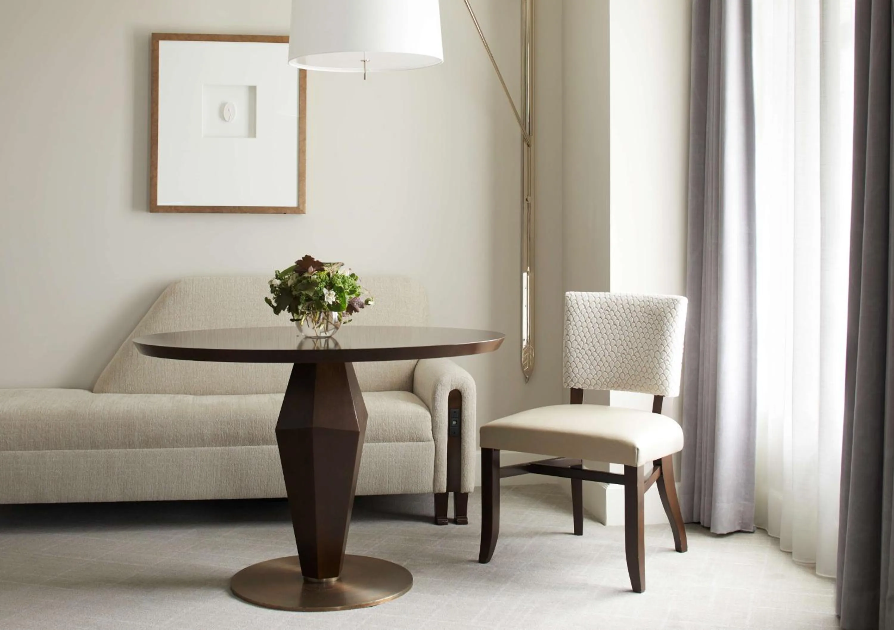 Living room in Waldorf Astoria Atlanta Buckhead