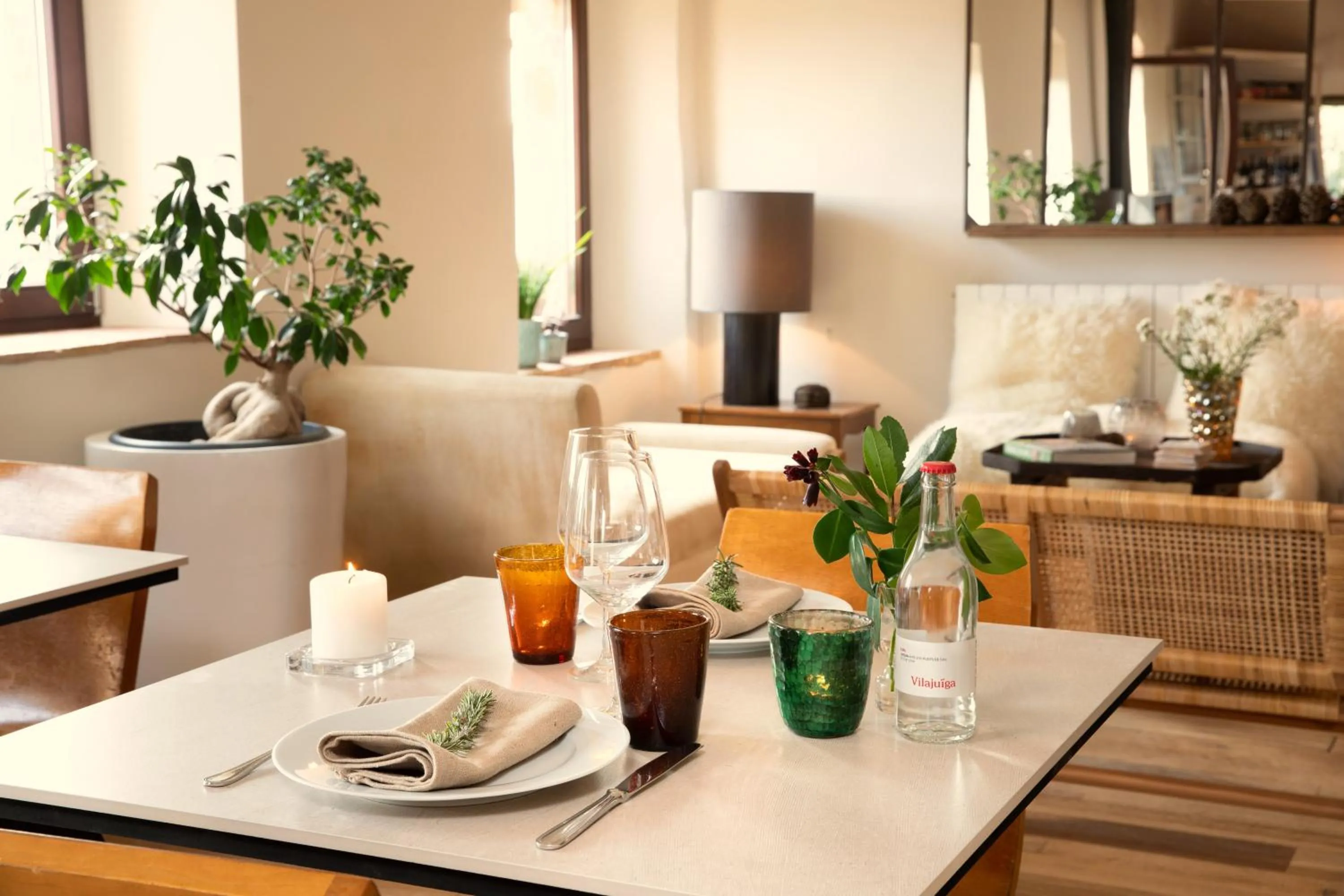 Restaurant/places to eat in Mas Oms