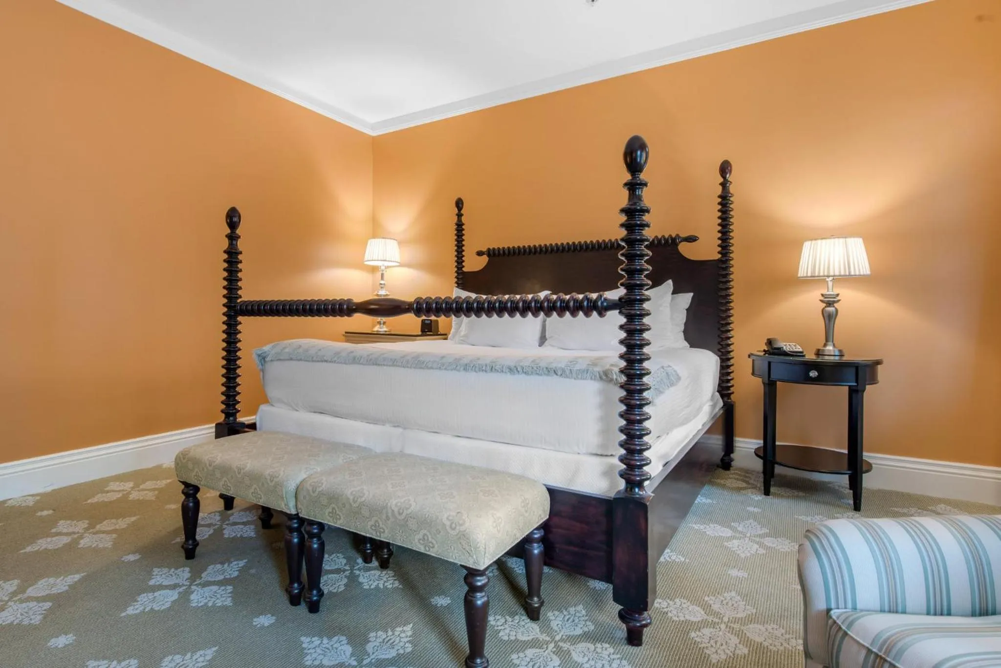 Photo of the whole room, Bed in Omni Bedford Springs Resort & Spa