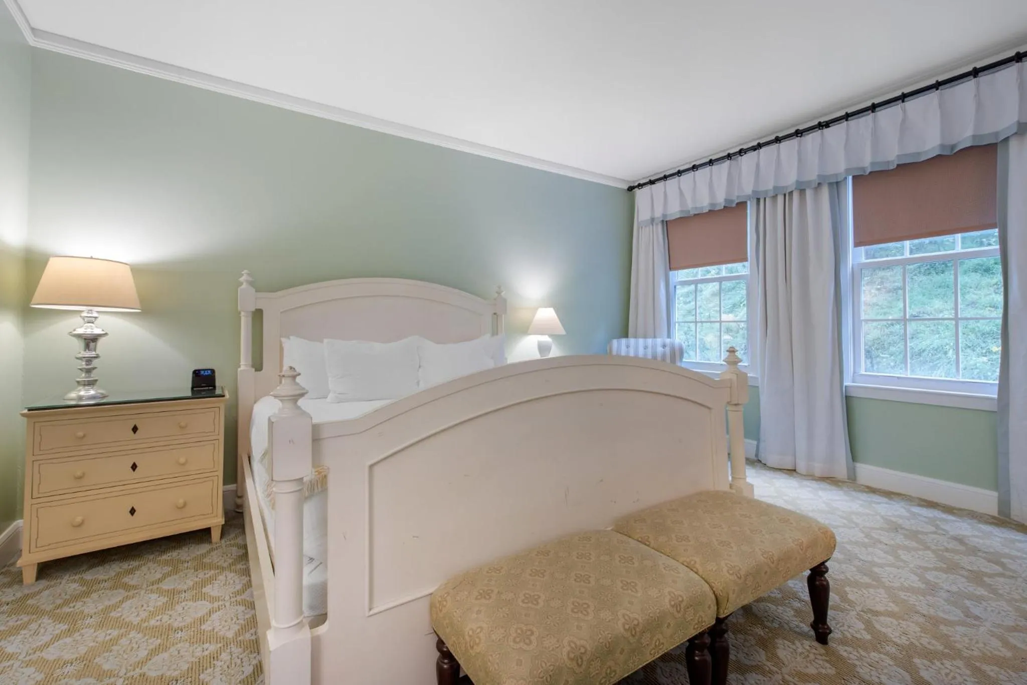 Photo of the whole room, Bed in Omni Bedford Springs Resort & Spa