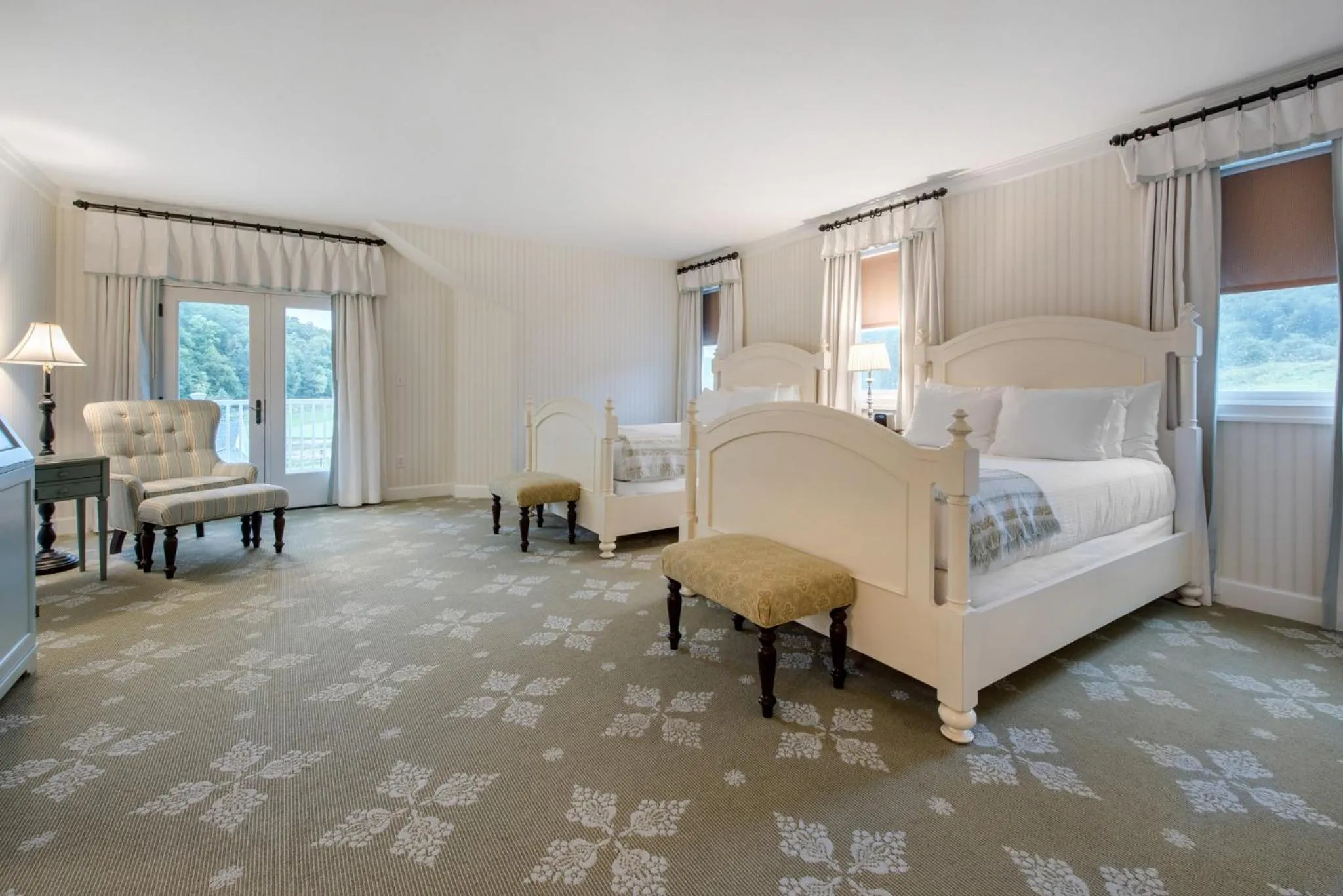 Photo of the whole room, Bed in Omni Bedford Springs Resort & Spa
