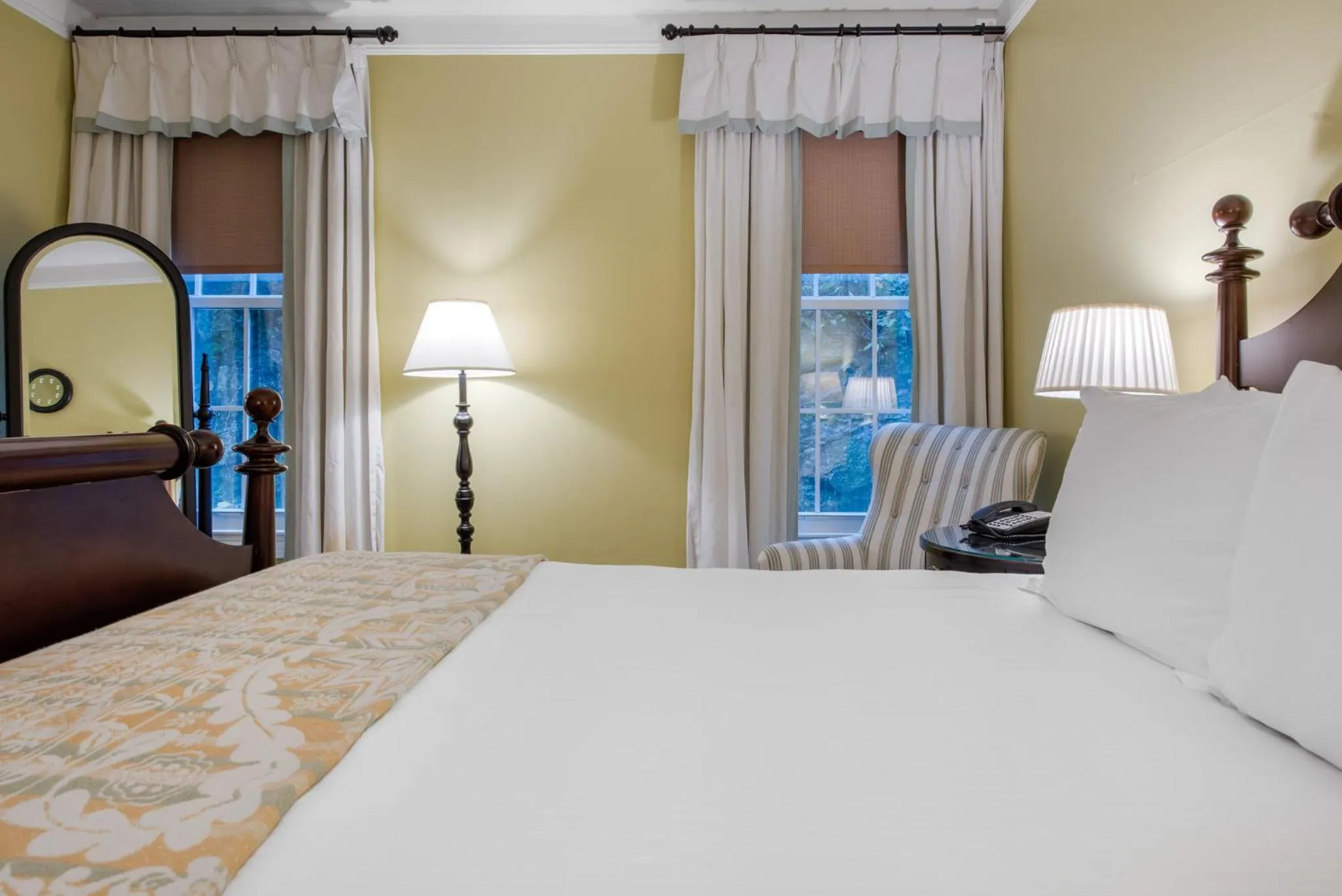 Photo of the whole room, Bed in Omni Bedford Springs Resort & Spa