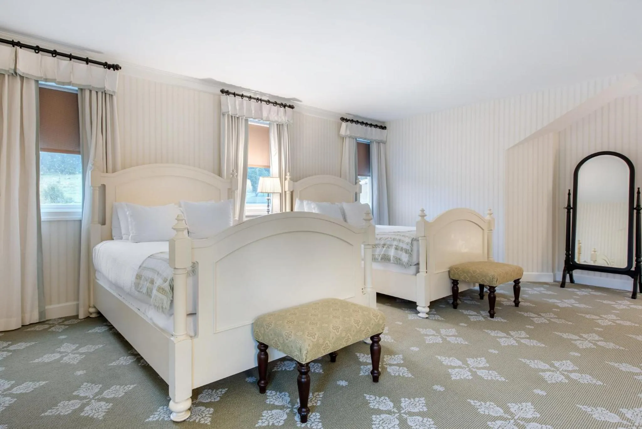 Photo of the whole room, Bed in Omni Bedford Springs Resort & Spa