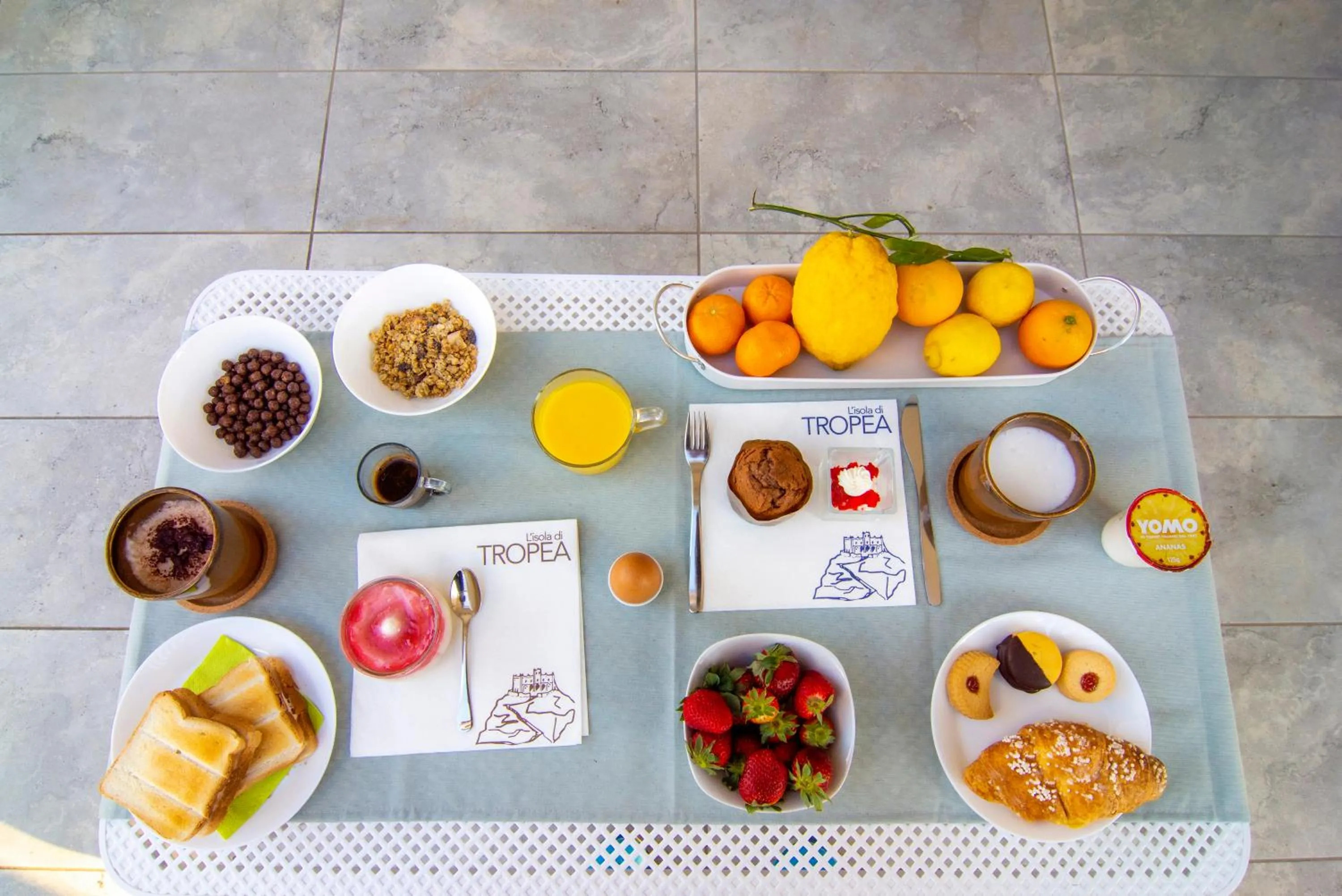 Food close-up in B&B Kamalei Tropea