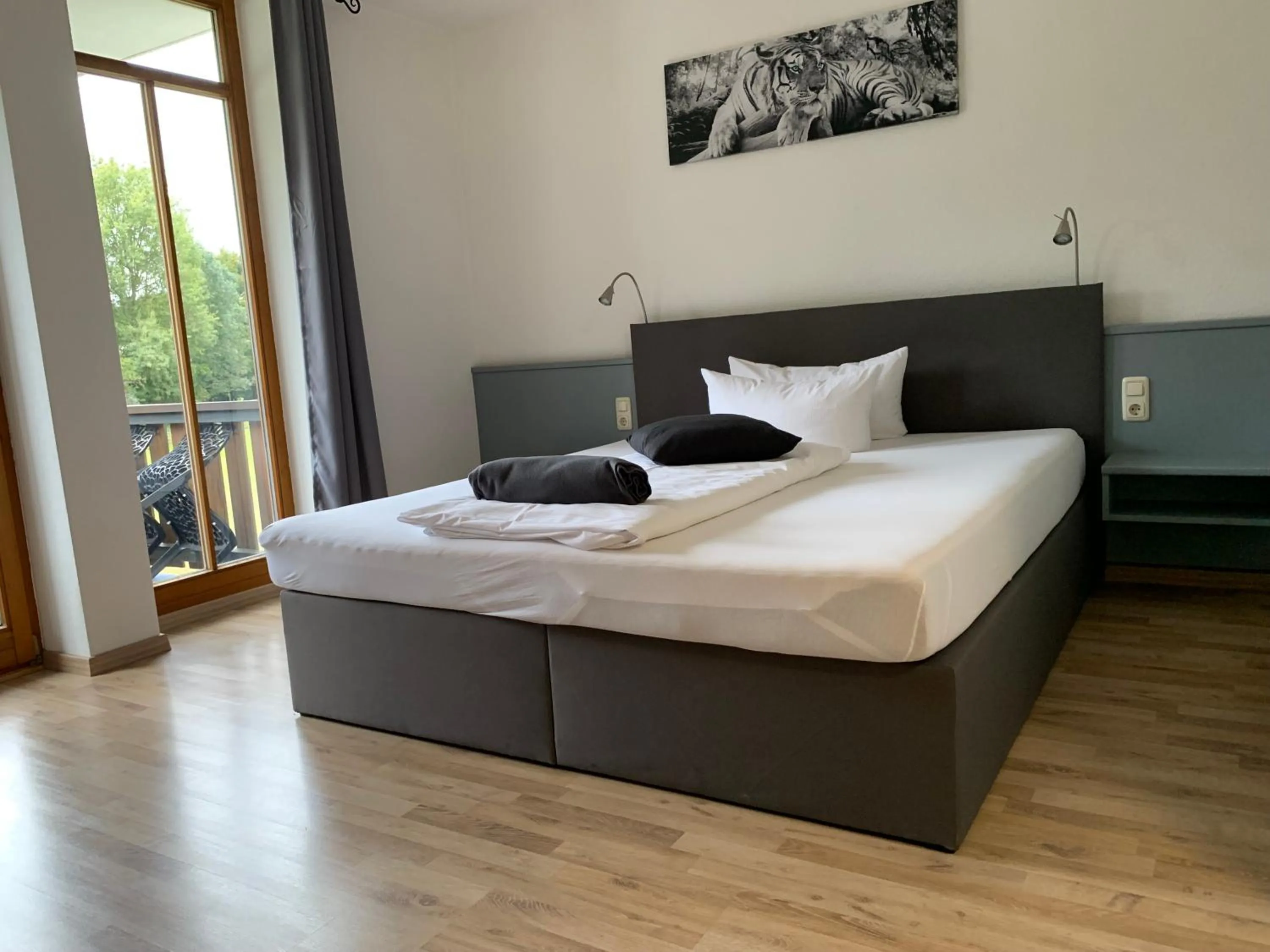 Property building, Bed in Parkhotel Cham