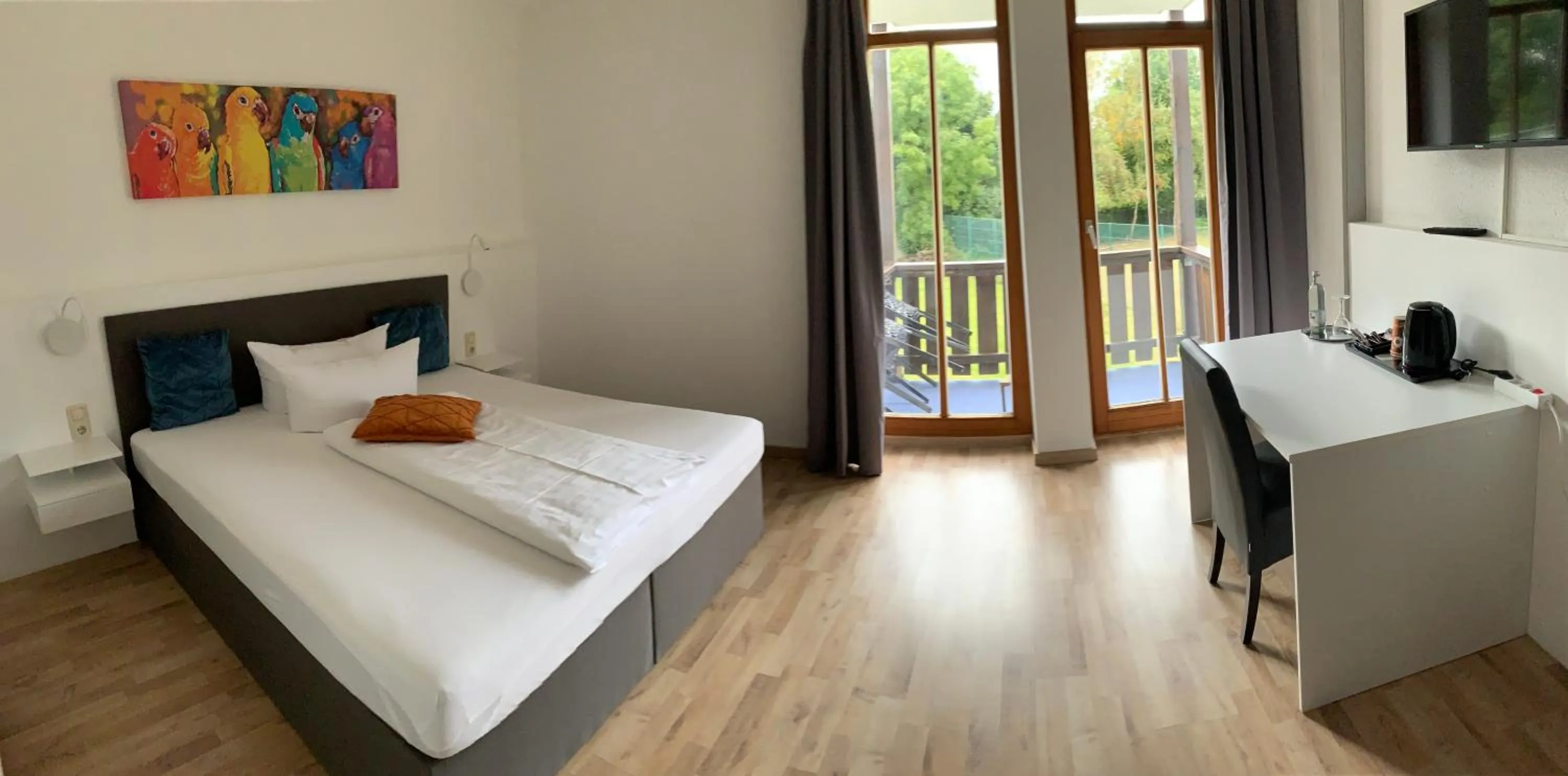 Property building, Bed in Parkhotel Cham