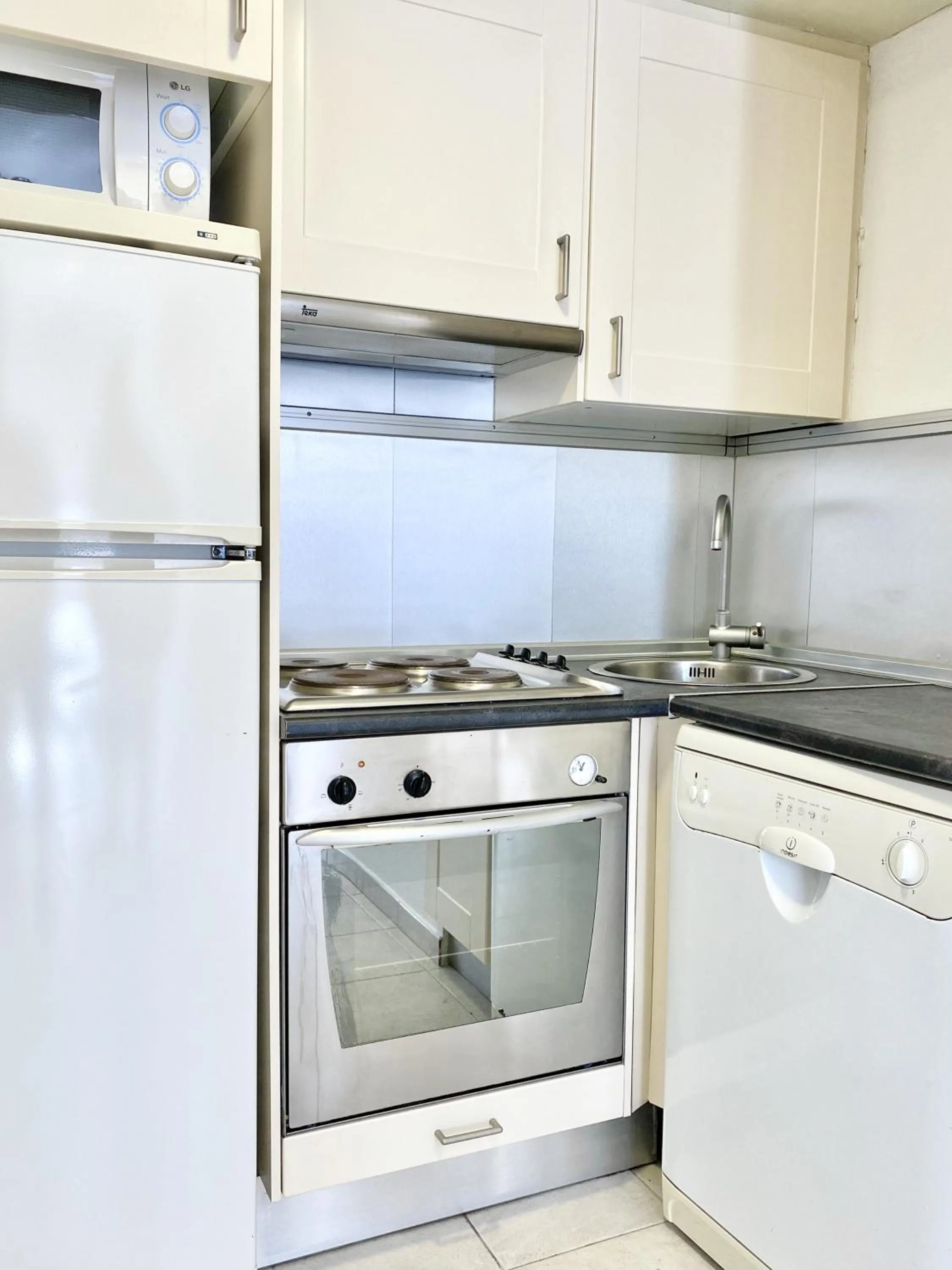 Kitchen or kitchenette in Apartamentos Stella Maris