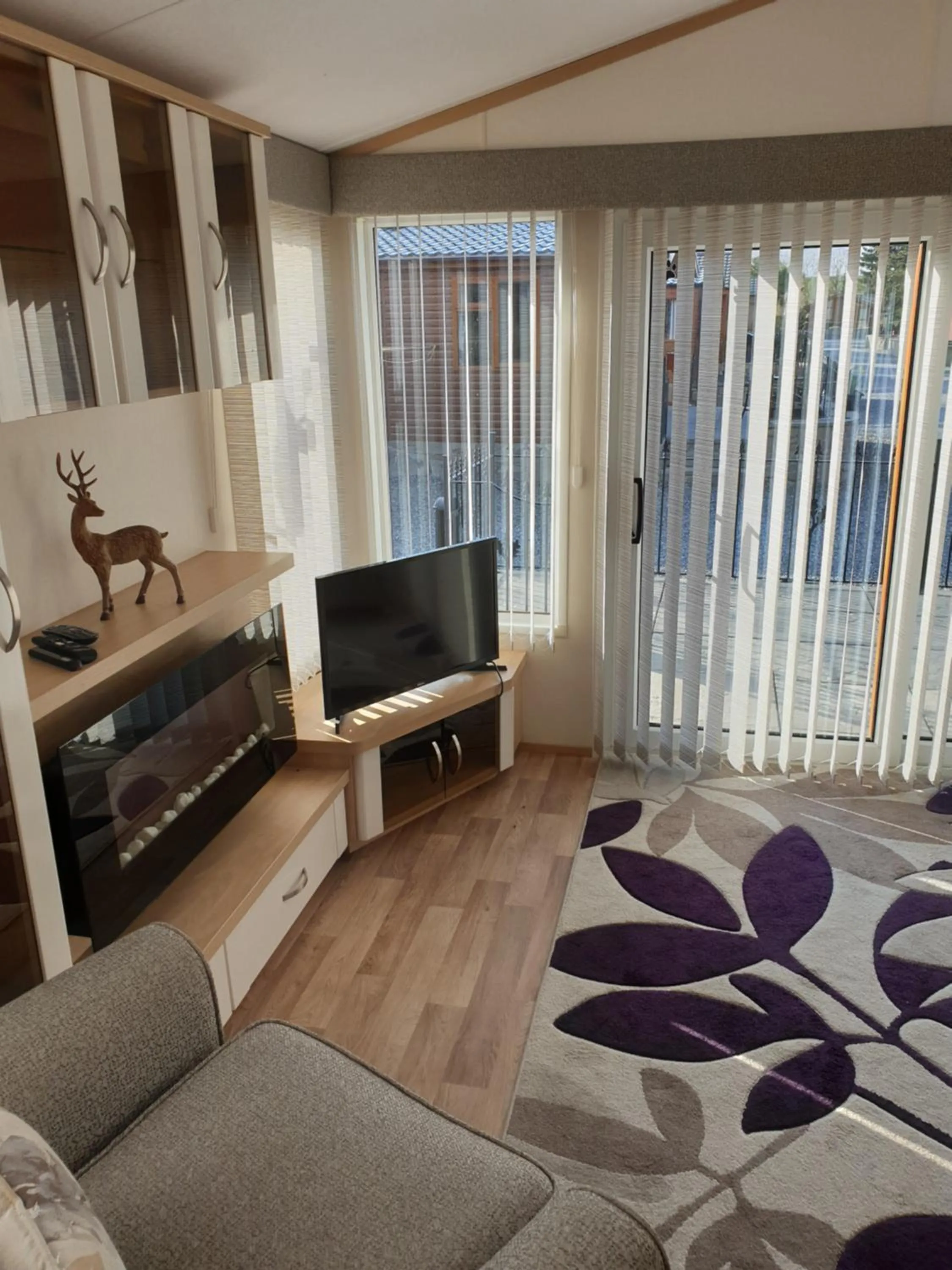 Living room in Deer lodge