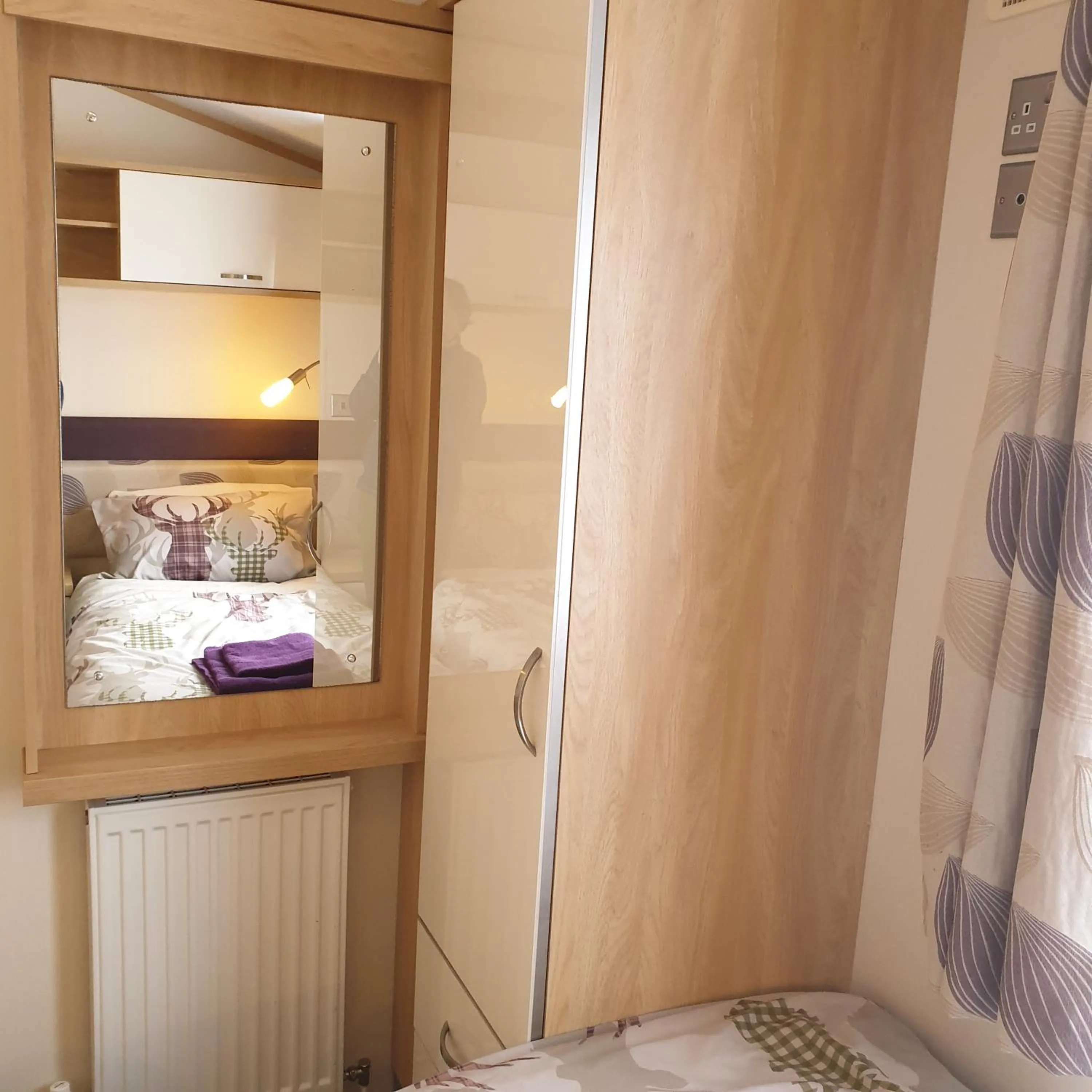 Bathroom, Bed in Deer lodge