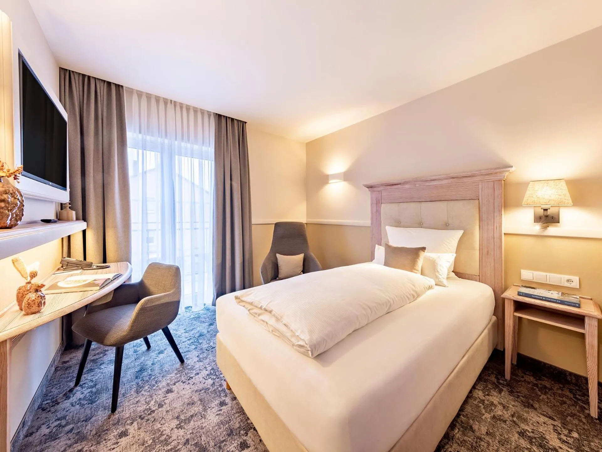 Bedroom, Bed in Landgasthof Hotel Gentner