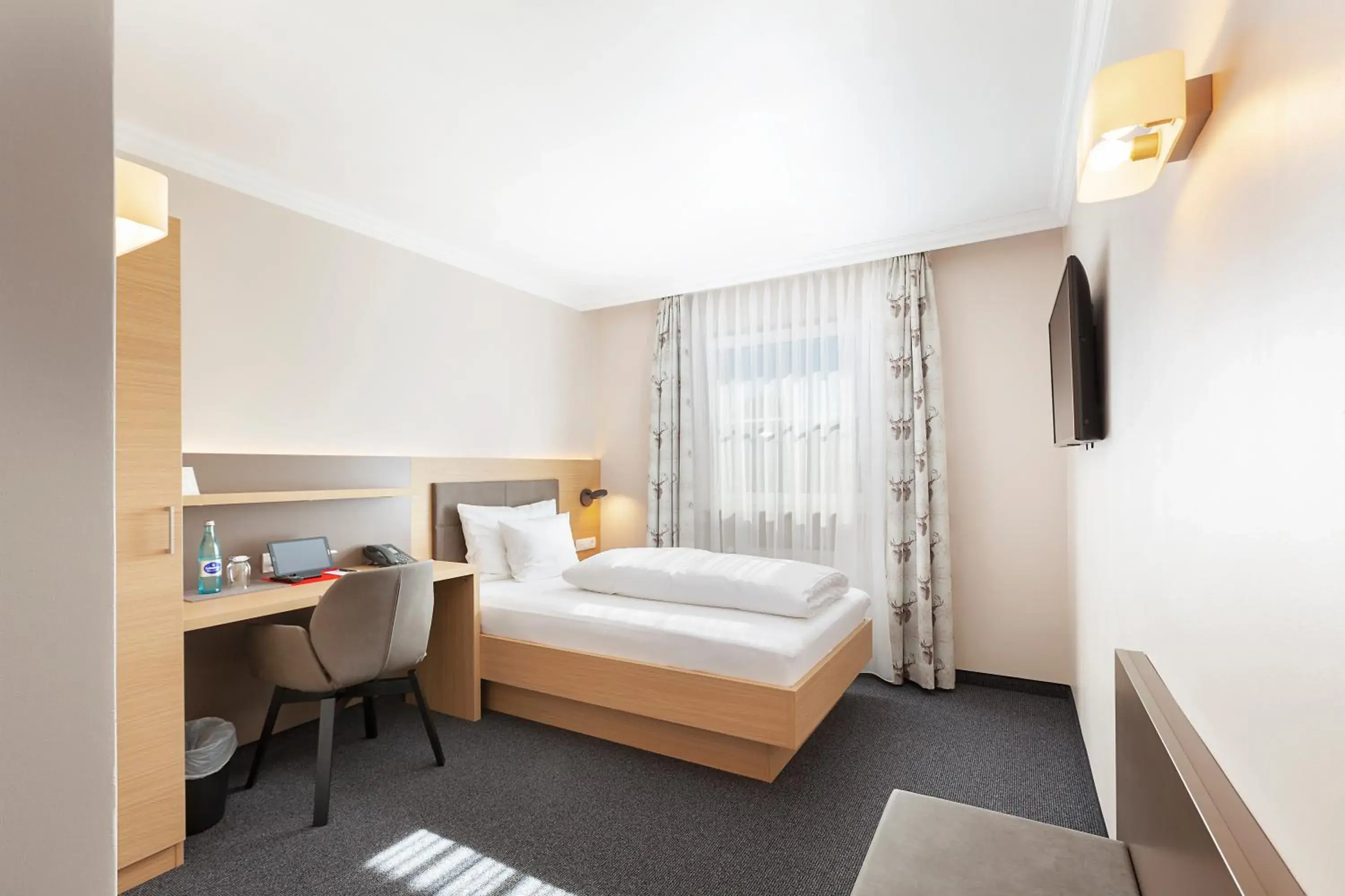 TV and multimedia, Bed in Landgasthof Hotel Gentner TV and multimedia, Bed in Landgasthof Hotel Gentner