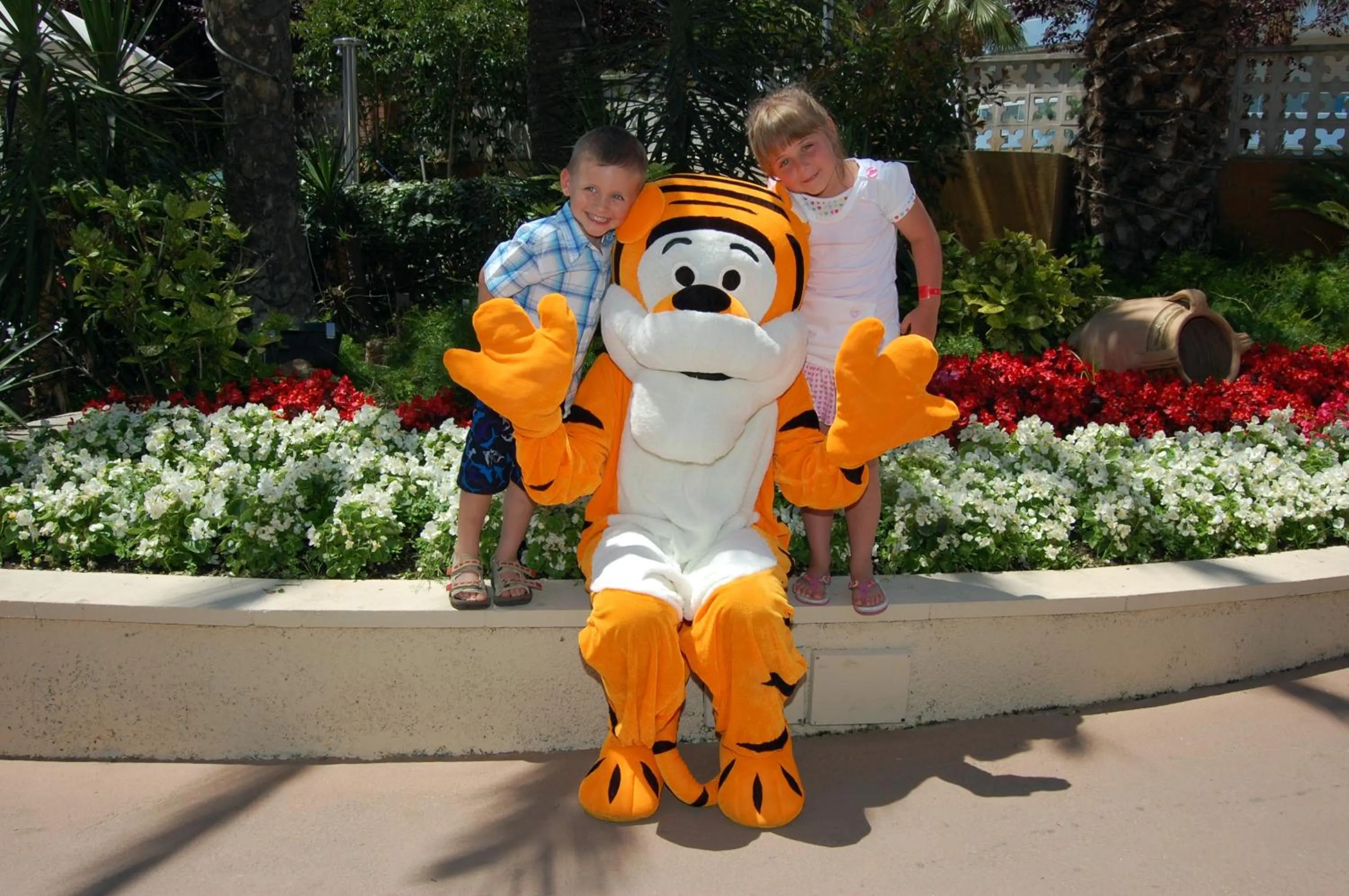 People in Hotel Villamarina Club