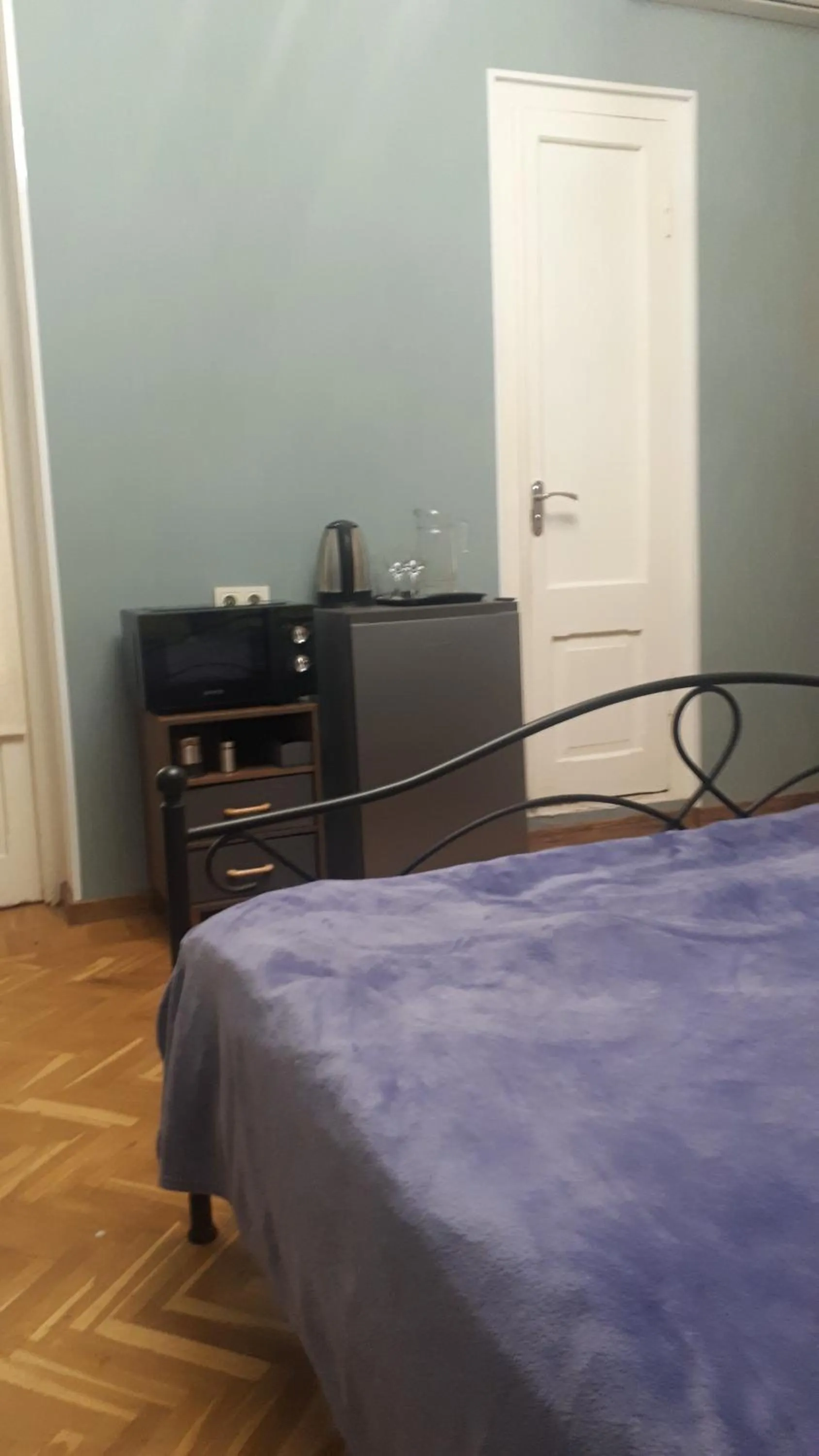 Kitchen or kitchenette, Bed in Sunflower Hotel