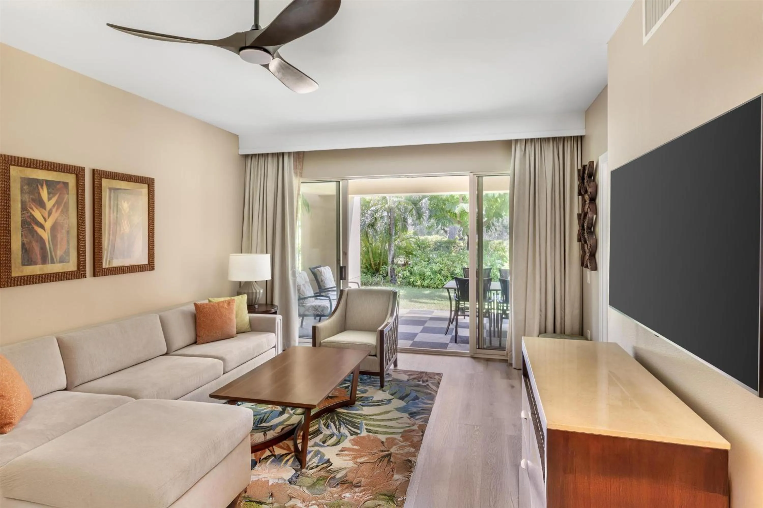 Living room in Hilton Grand Vacations Club Kohala Suites Waikoloa