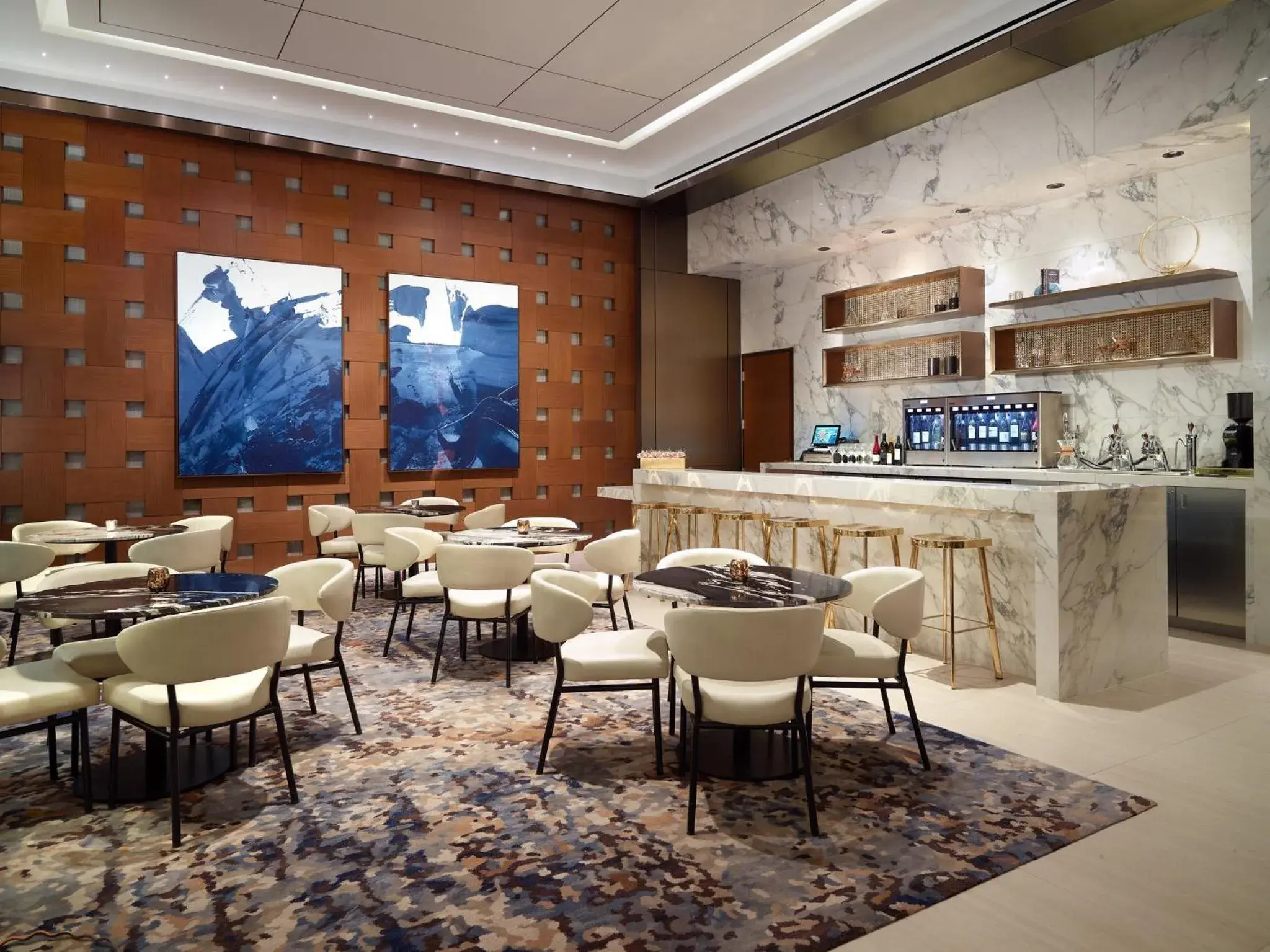 Lounge or bar in Omni Frisco at The Star Lounge or bar in Omni Frisco at The Star